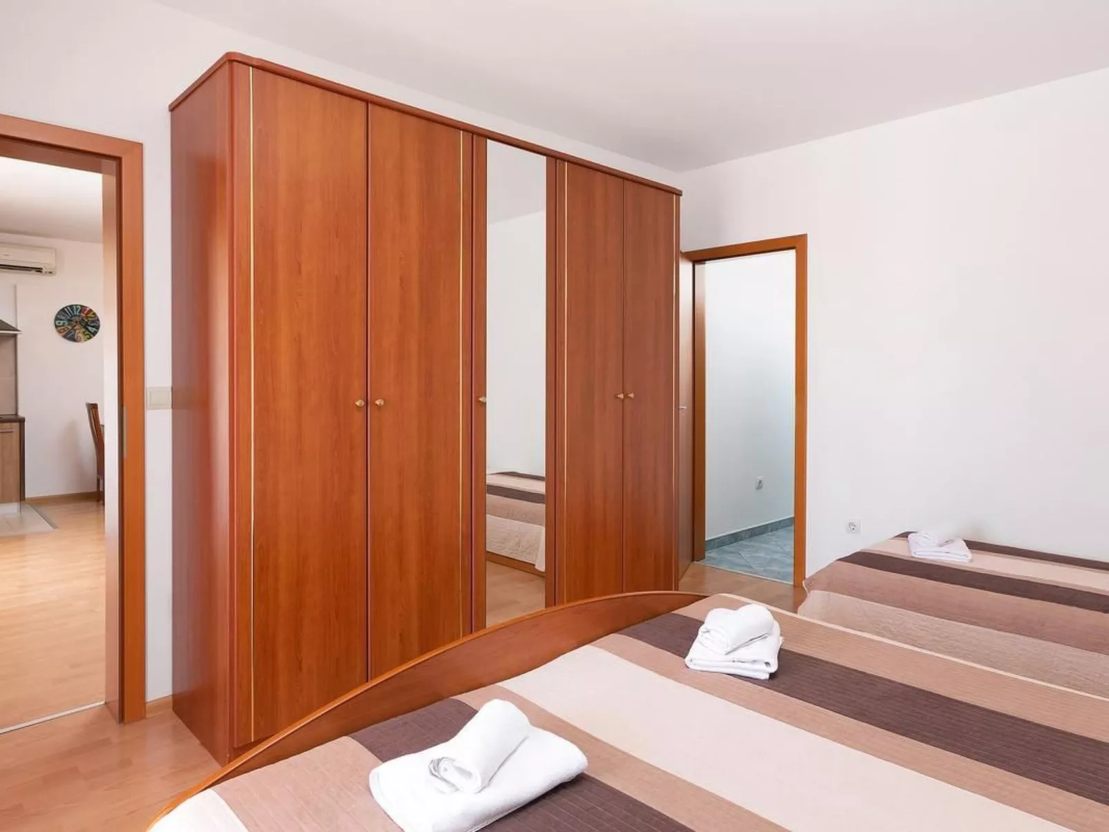 Angenehme Wohnung mit Terrasse und Barbecue-Dedans