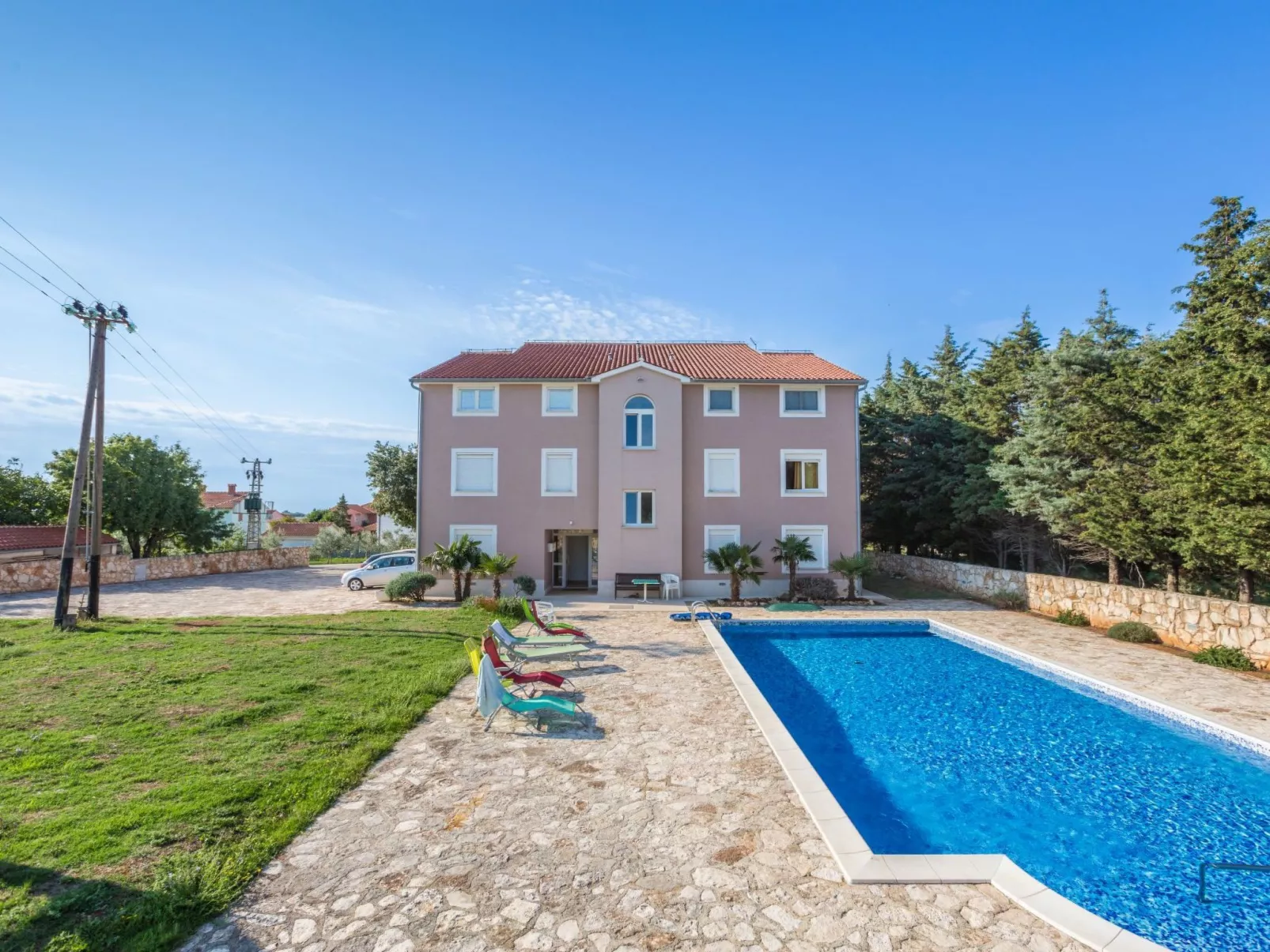 In Medulin mit Grill, Garten und gemeinsamem Pool-Image-tags.info