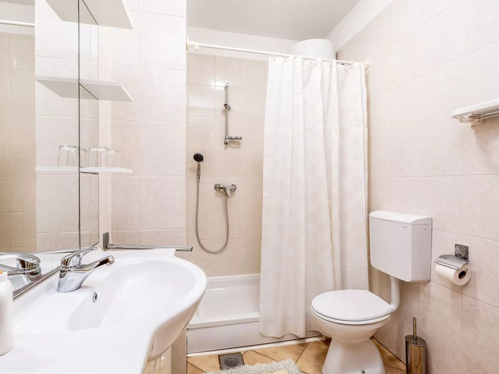 Wohnung "Maretic Mali" mit Terrasse-Inside