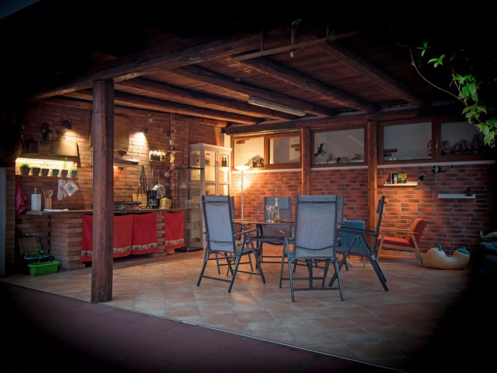 Urlaub mit Kindern-Ferienwohnung mit Pool-Dedans