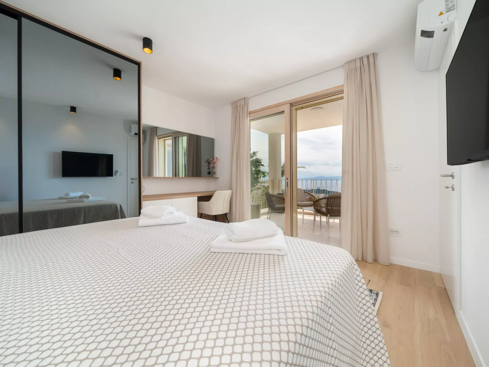 Neue Villa Adore-Drinnen