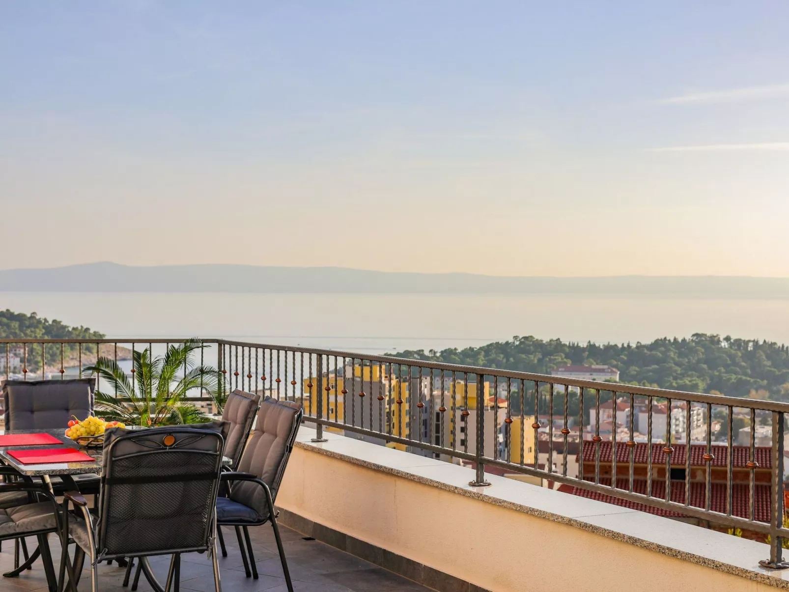 Penthousewohnung mit Whirlpool und Meerblick-Outside