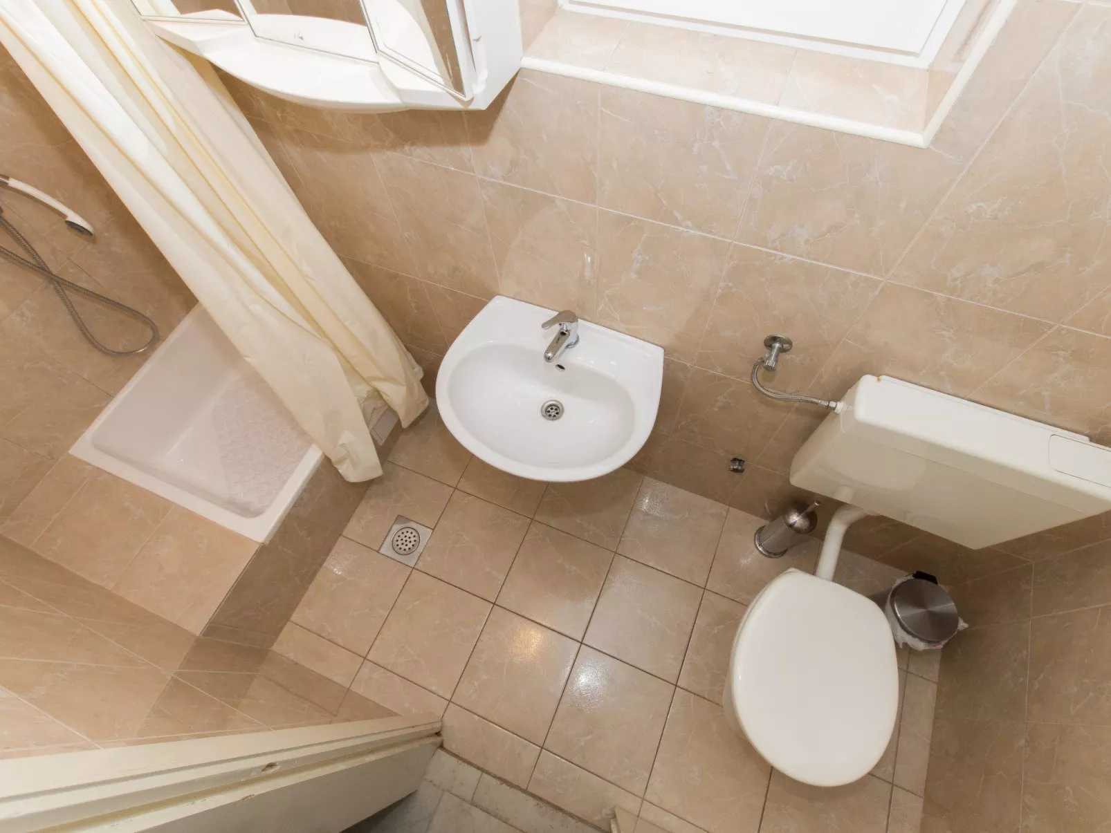 Ozzi mit privatem Pool-Inside