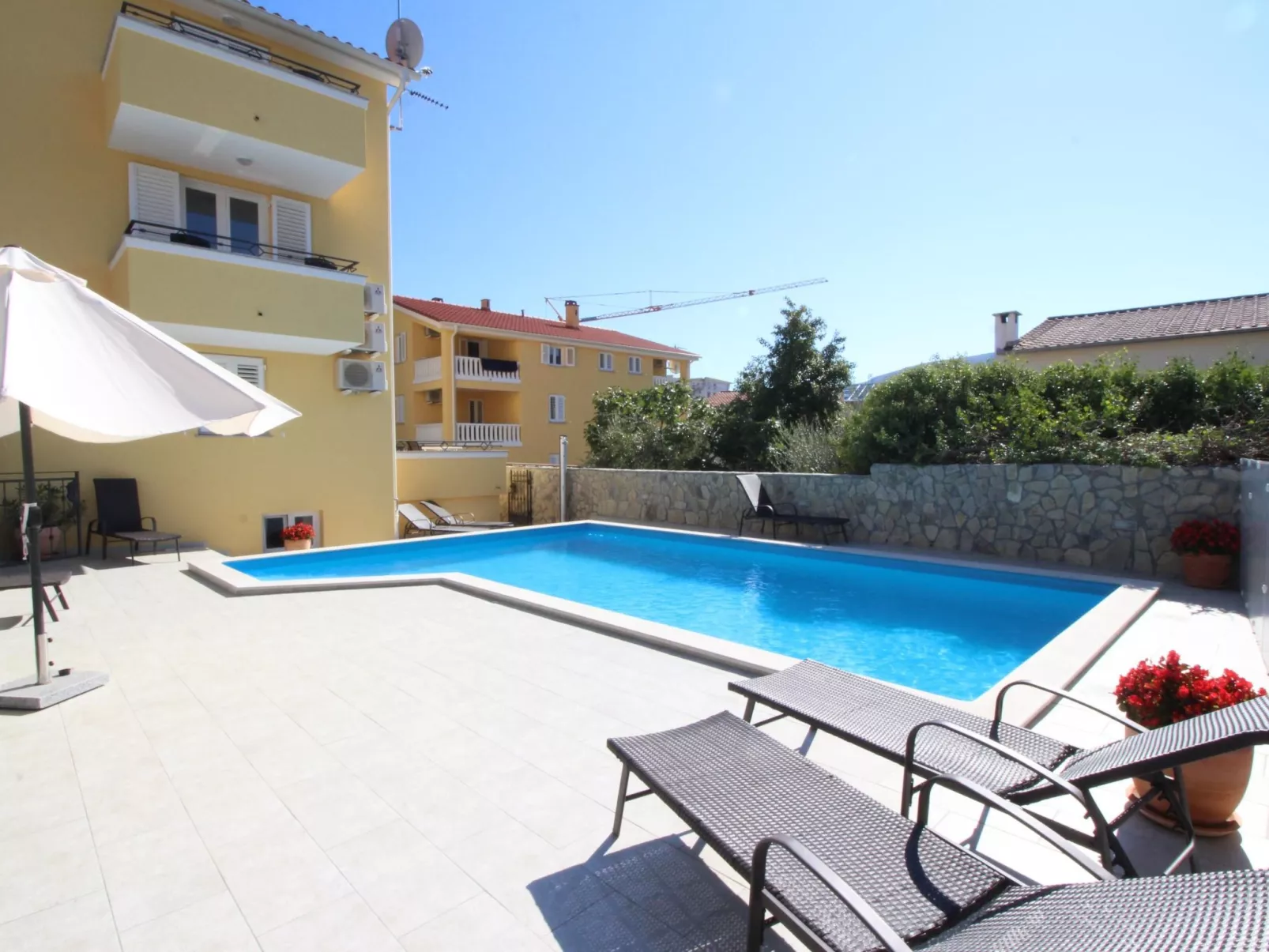 Appartement in Baška mit gemeinsamem Pool und Grill-Dehors