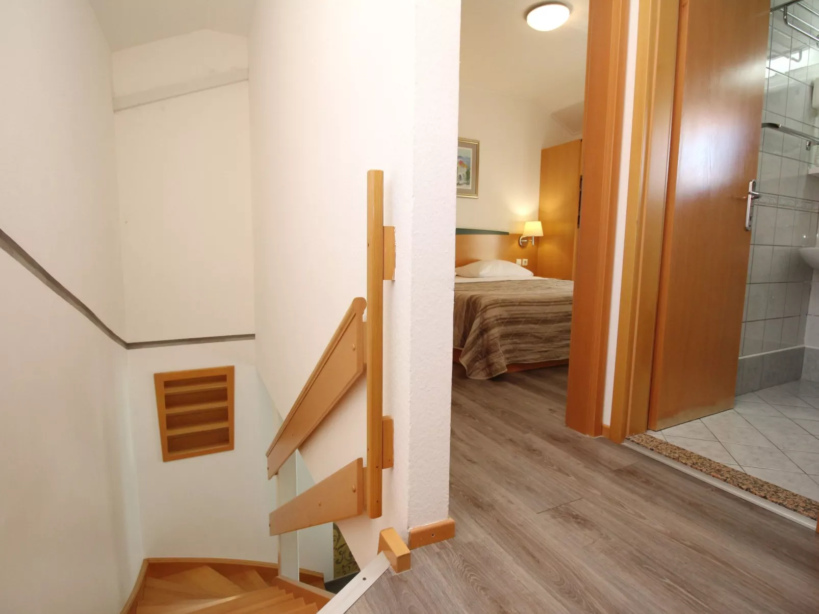 Corinthia 5 - Drinnen