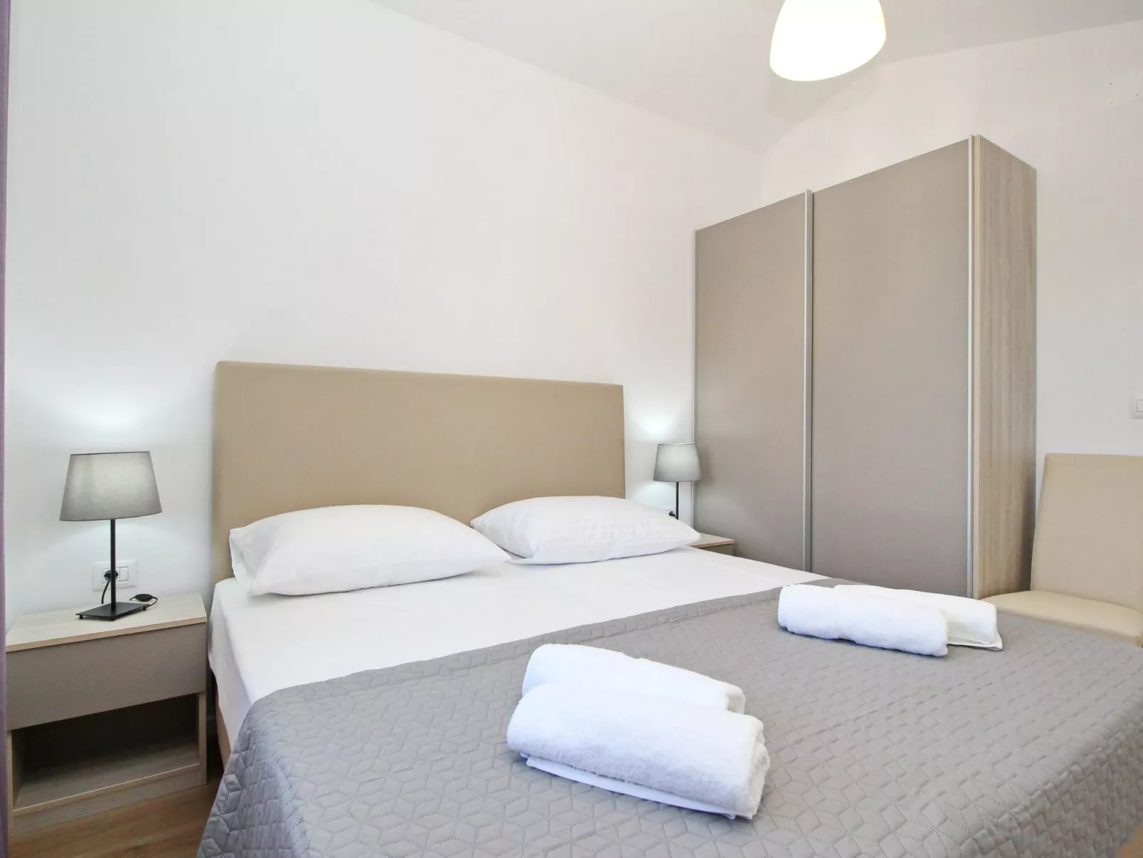 Charmantes Appartement in Baška mit Eigenem Balkon-Dedans