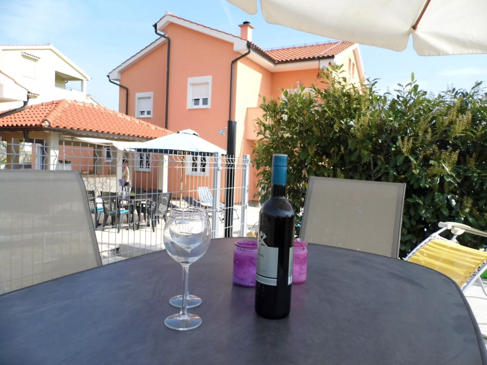 Wunderschöne Ferienwohnung, mit Meerblick und Pool-Image-tags.info