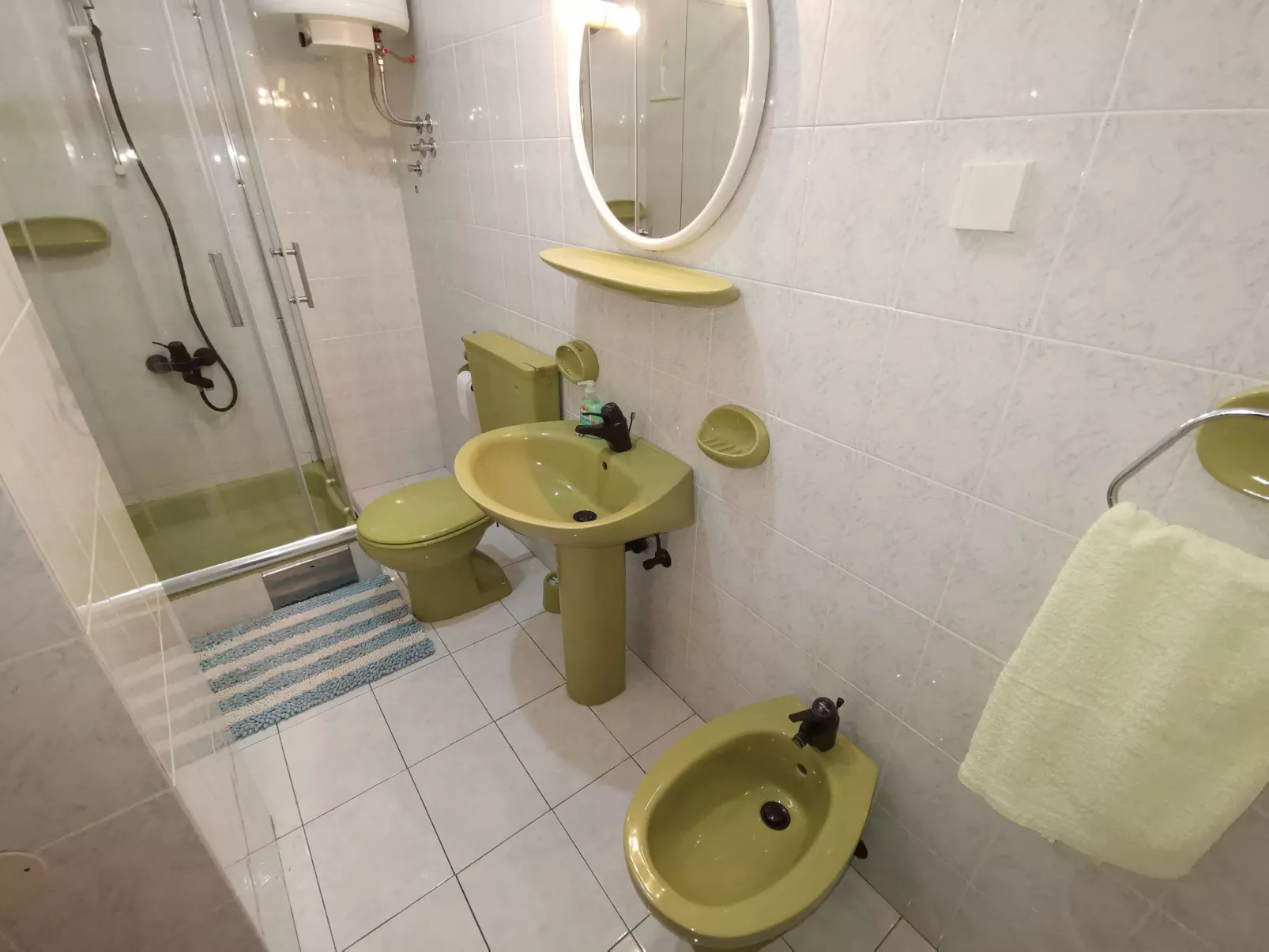 Appartement für 2-3 Personen mit Balkon-Drinnen