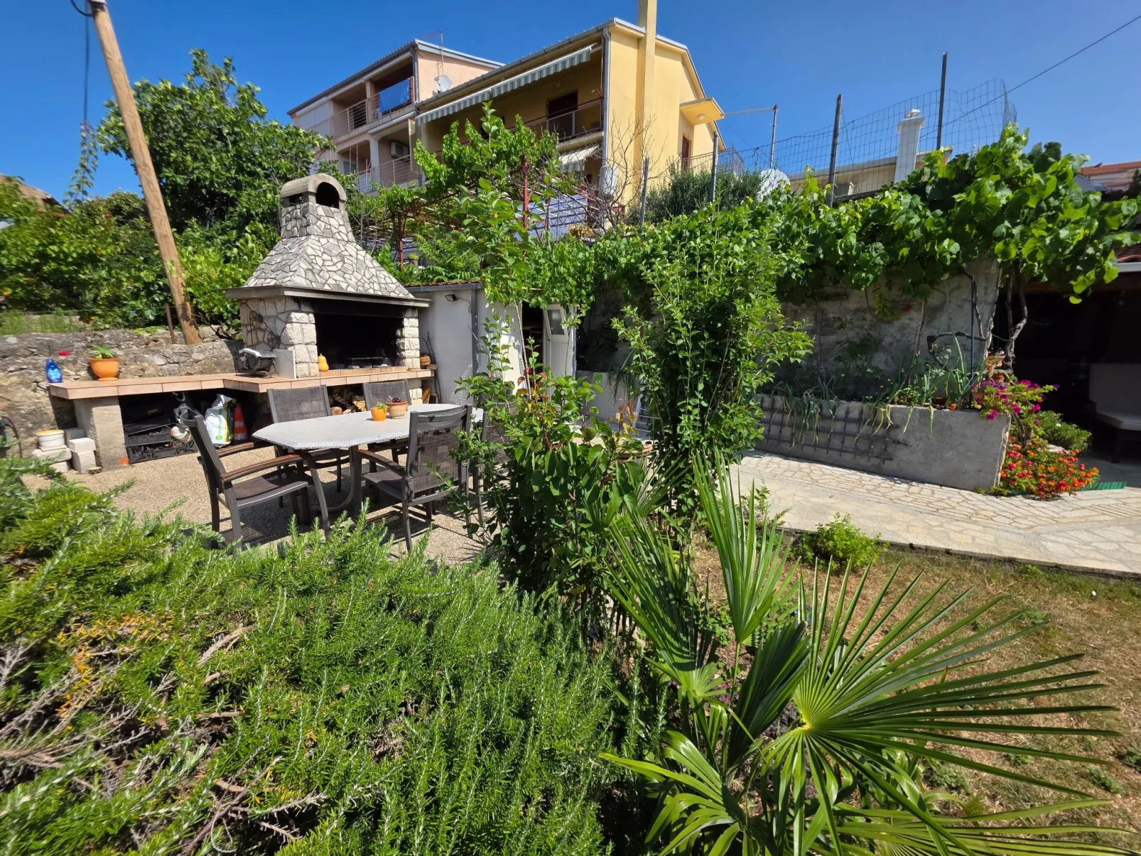 Wohnung für 4 Personen mit Terrasse-Outside