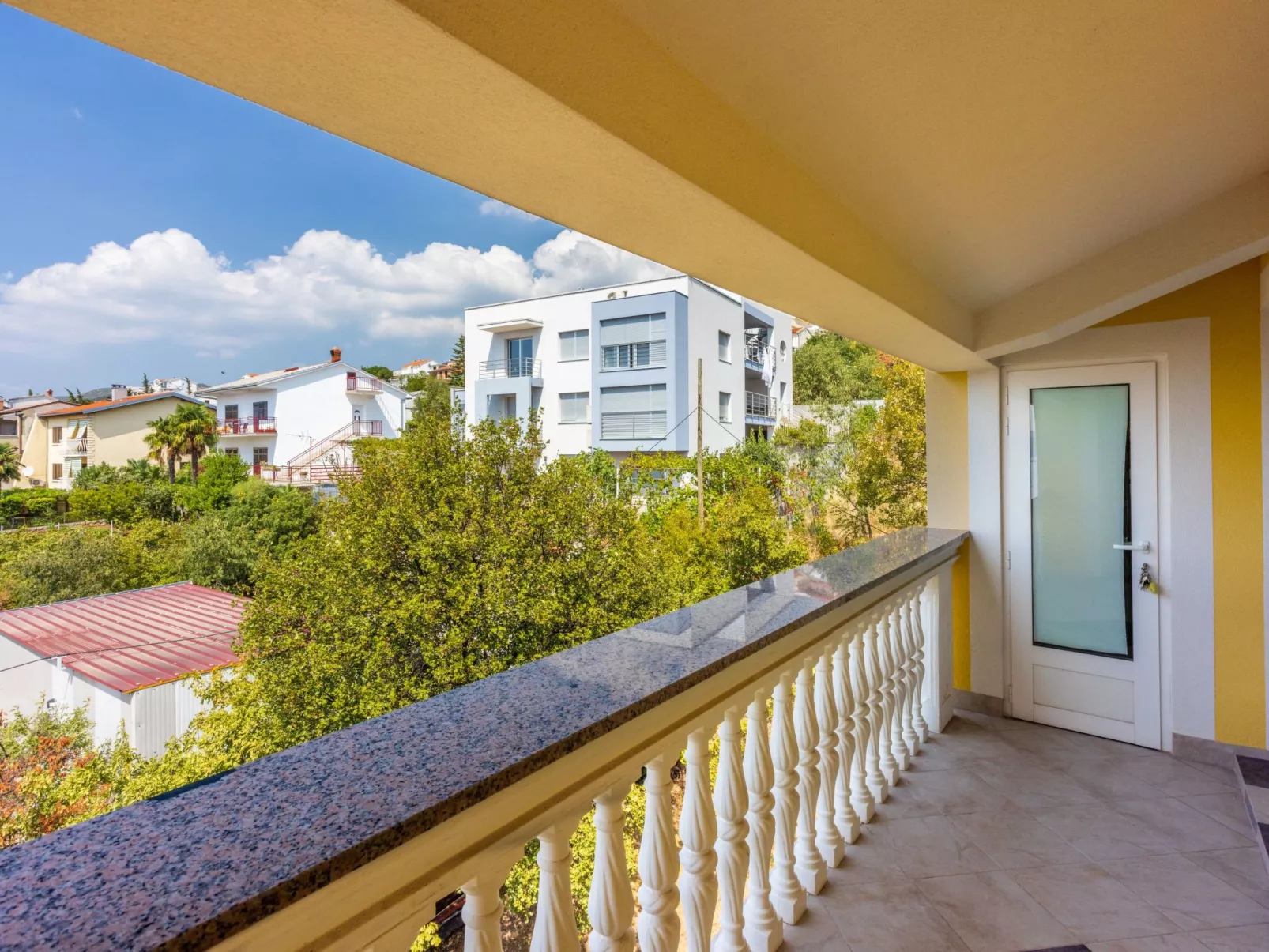 Wohnung für 6 Personen mit Balkon und Meerblick-Outside