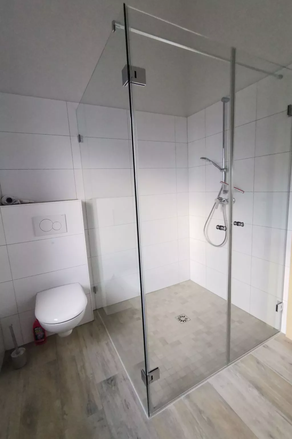 G9 eingezäuntes Haus in Randlage mit Weitblick - Drinnen