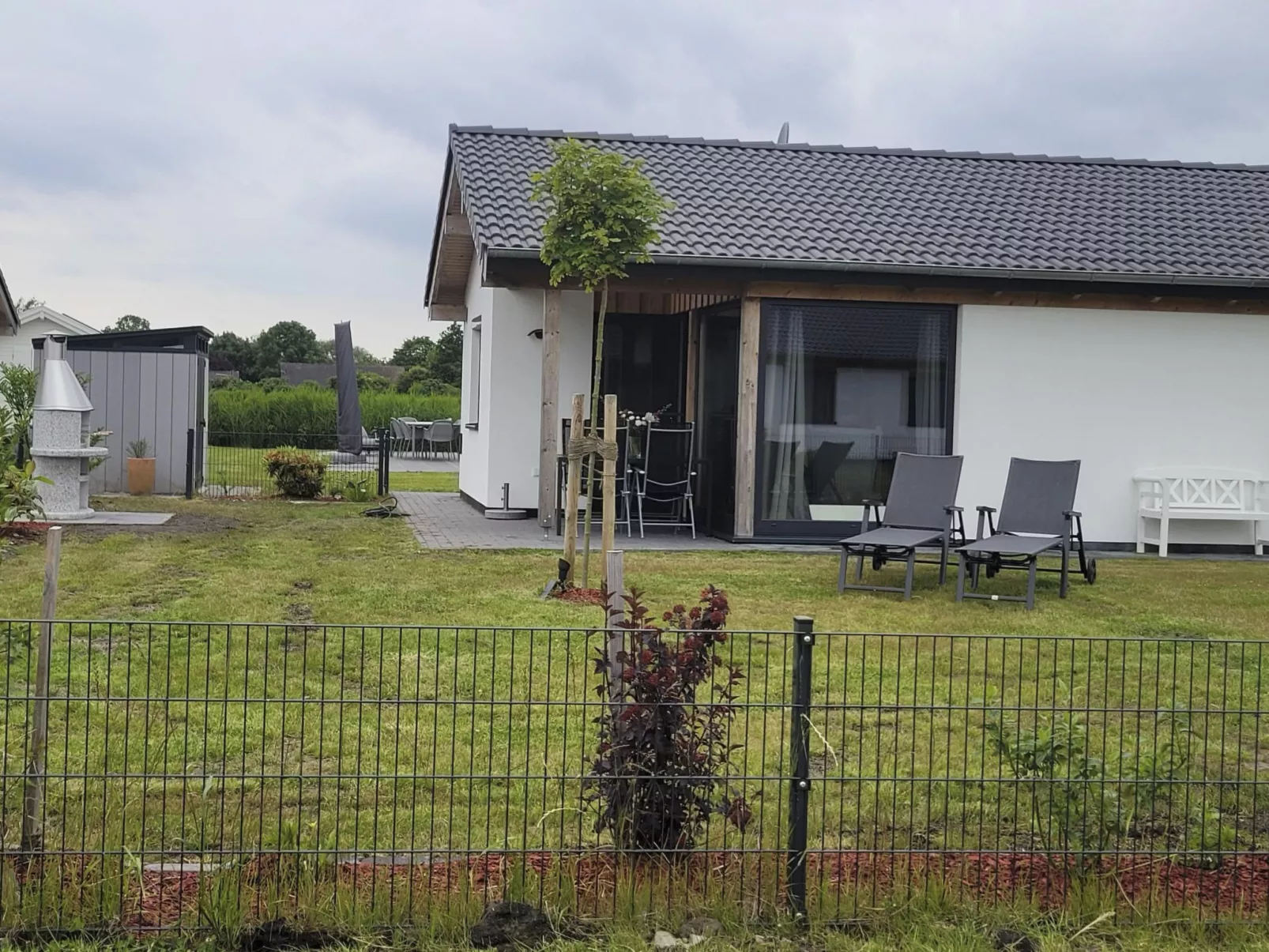 G22 Haus mit Garten, Strandkorb und Grillkamin-Outside