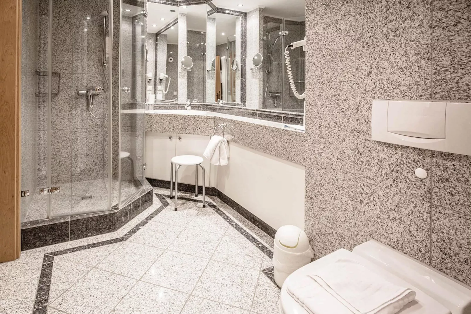 DP 3-6 EG/OG/DG 5 Personen-Salle de bain
