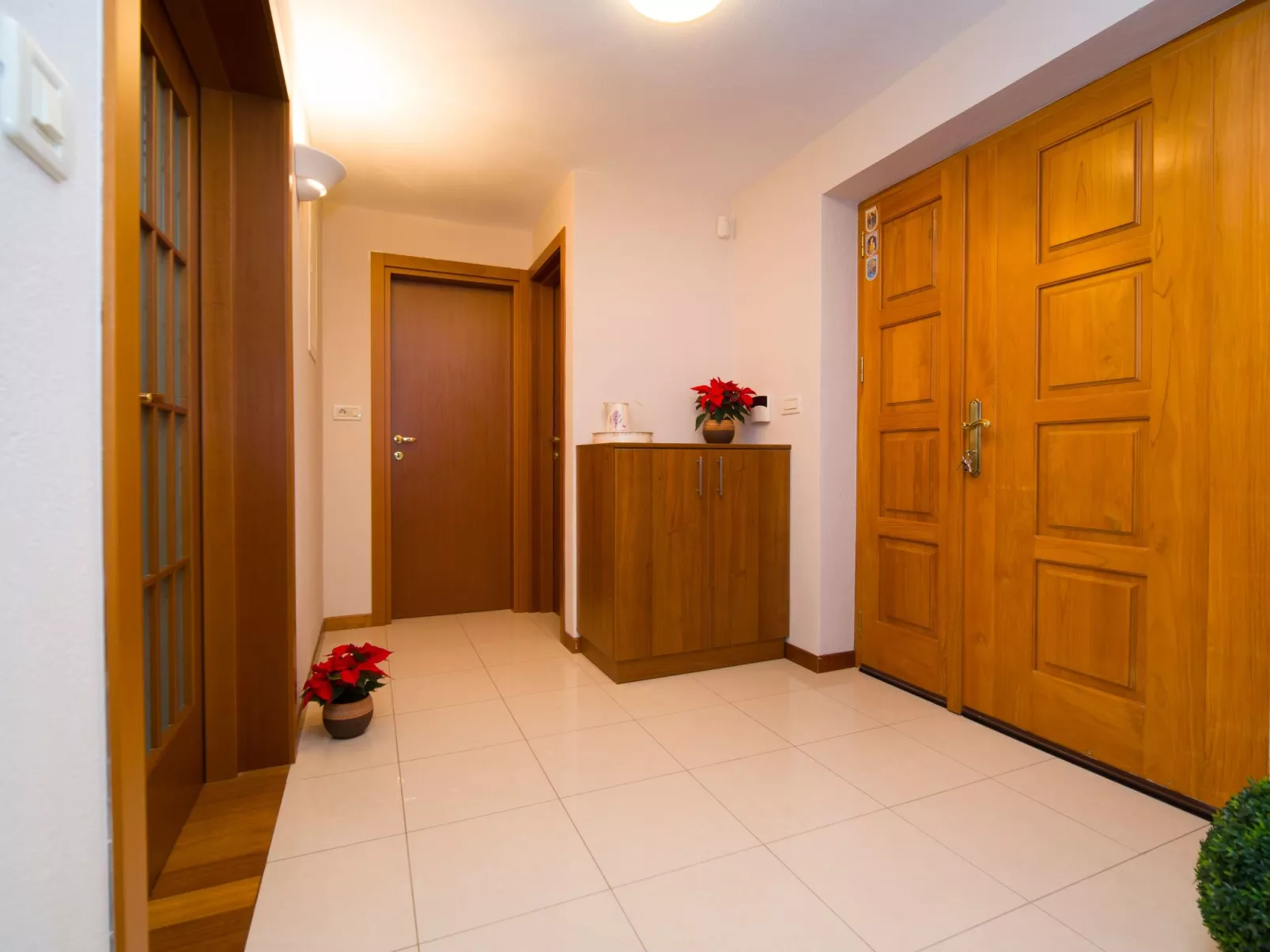 Ferienvilla mit Garten, Grill und Terrasse-Dedans