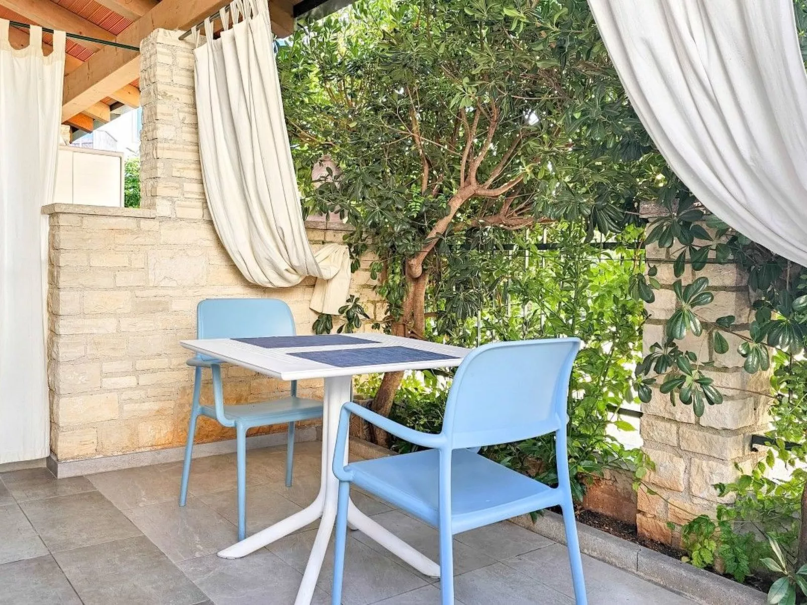 Für 2 Personen ca. 22 m&sup2; in Novigrad, Adriaküste Kroatien (Westküste von I-Dehors