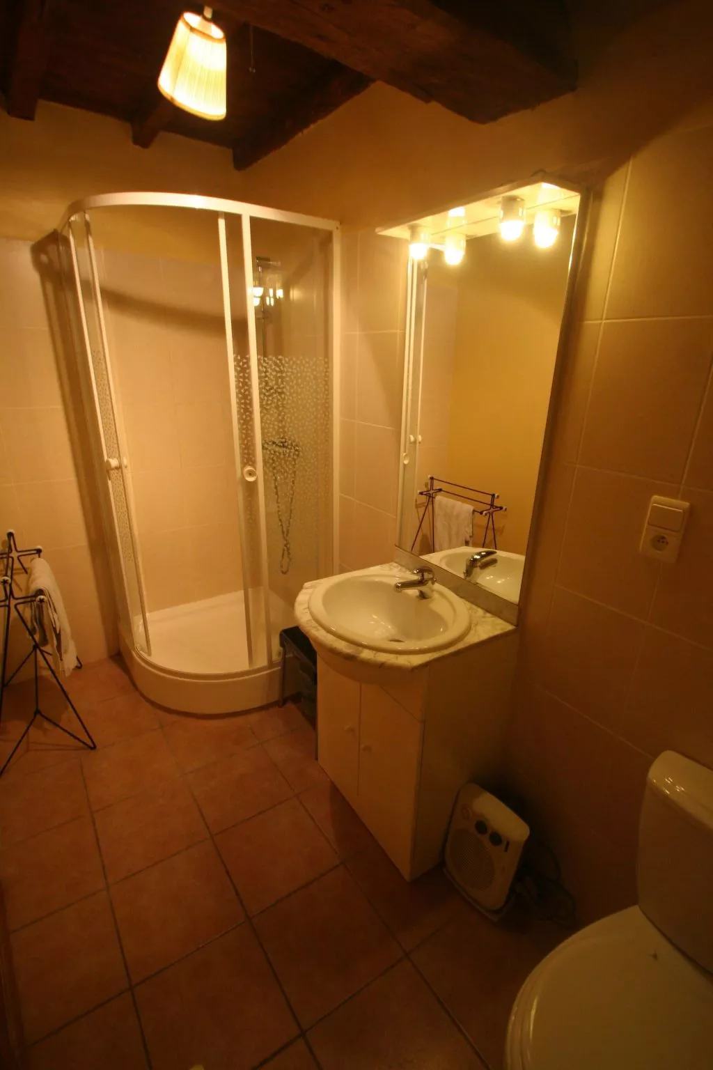 "Le Grenier" mit Pool-Drinnen