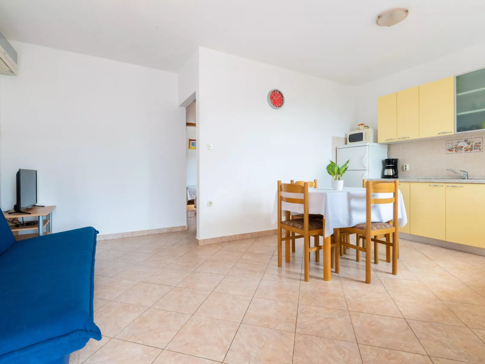 Am Südhang gelegen mit Meerblick-Inside