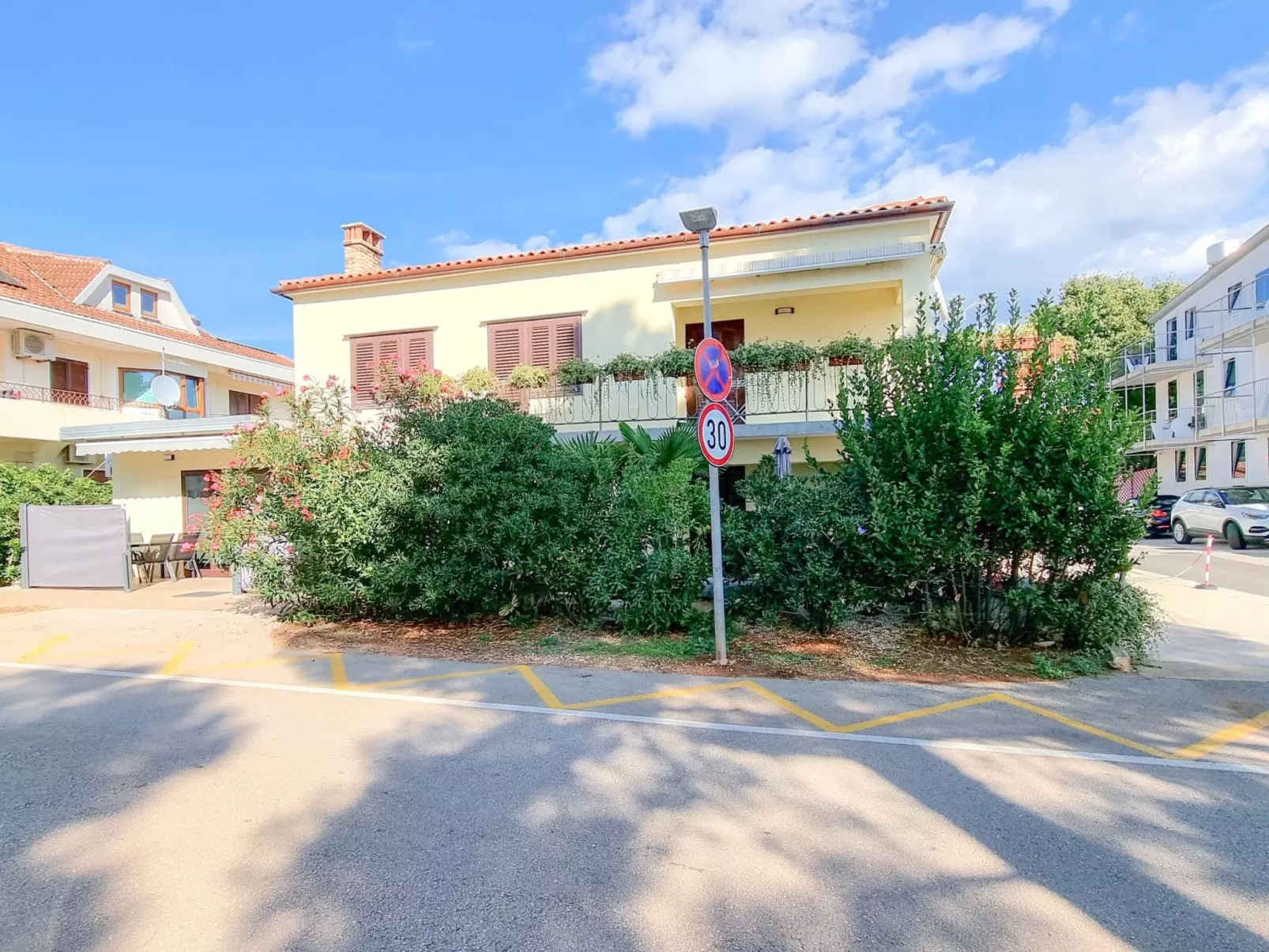 Für 2 Personen ca. 25 m&sup2; in Novigrad, Adriaküste Kroatien (Westküste von I - Dehors