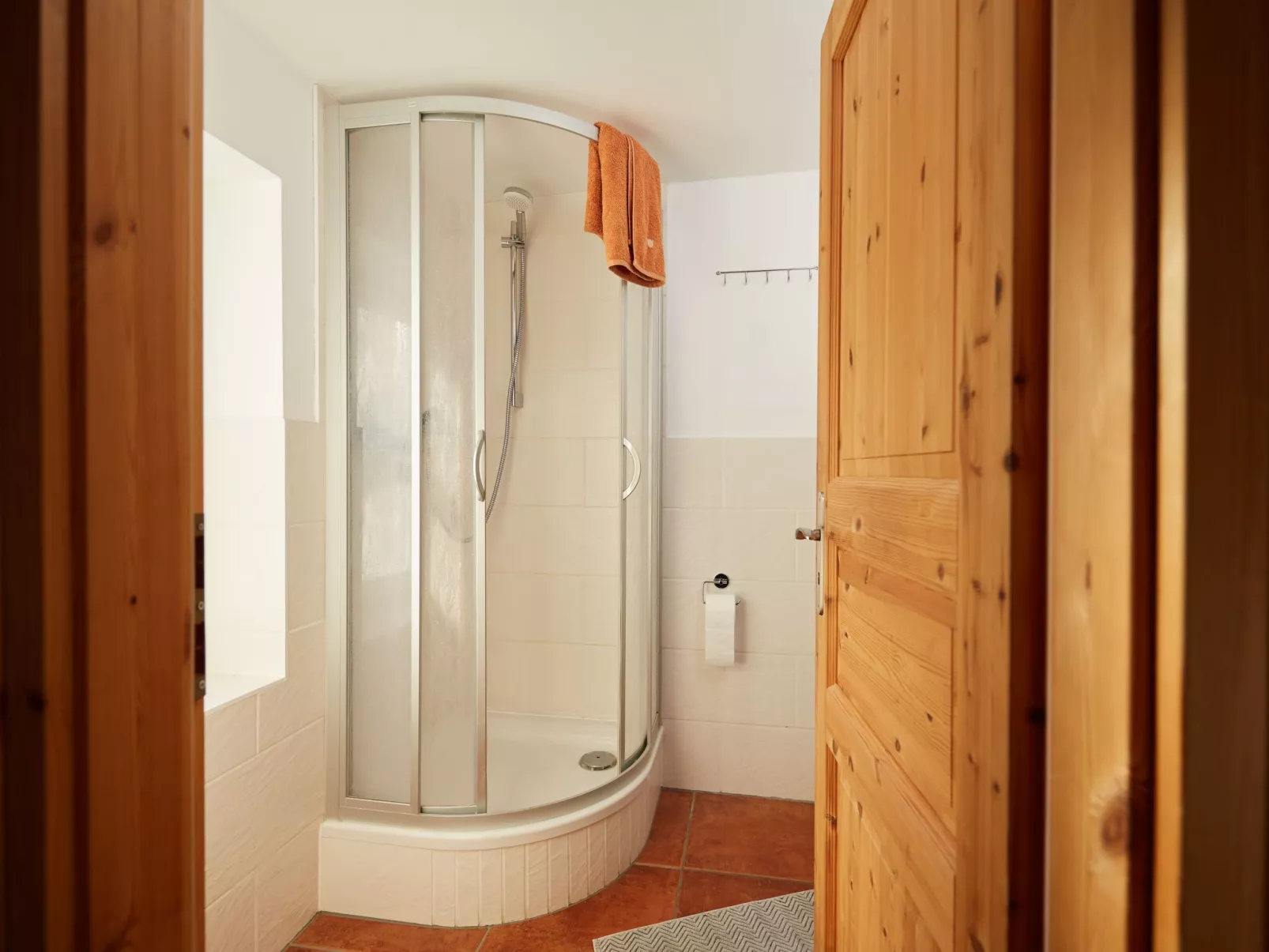 Fachwerkhaus mit Garten, Grill und Terrasse-Dedans