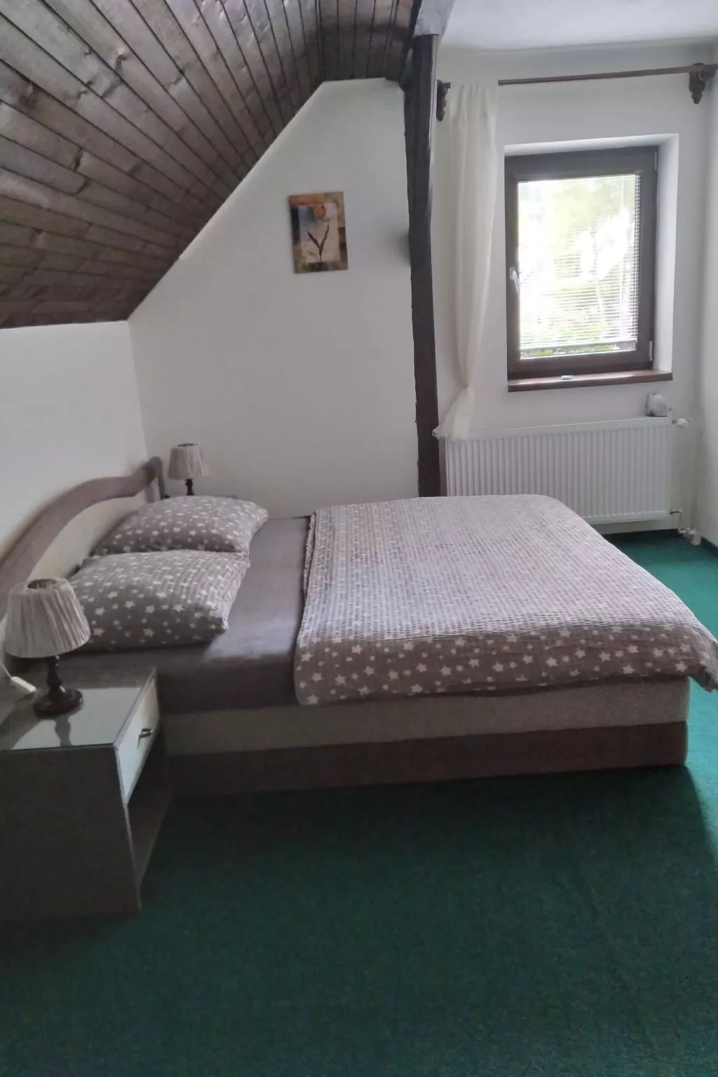 Mit solarbeheiztem Außenpool und Sauna-Drinnen