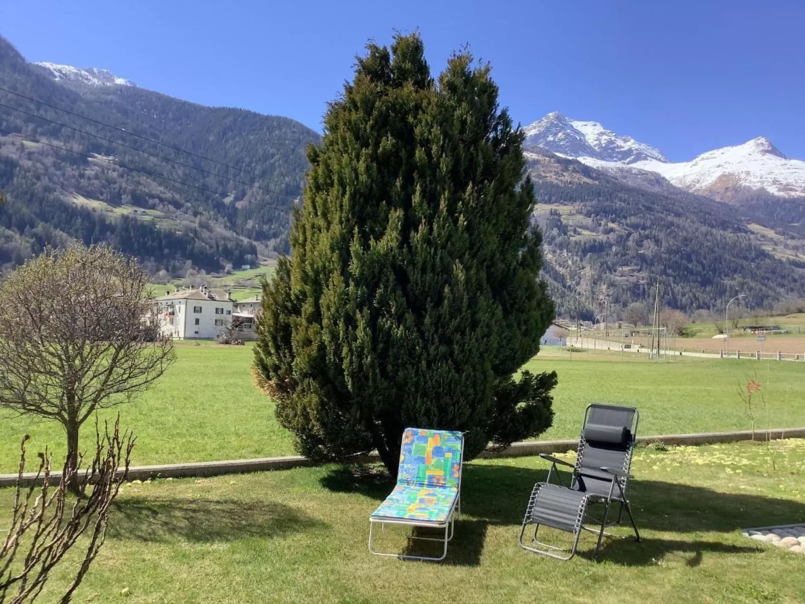 Sonnige 2.5-Zimmer Wohnung an ruhiger Lage-Draußen