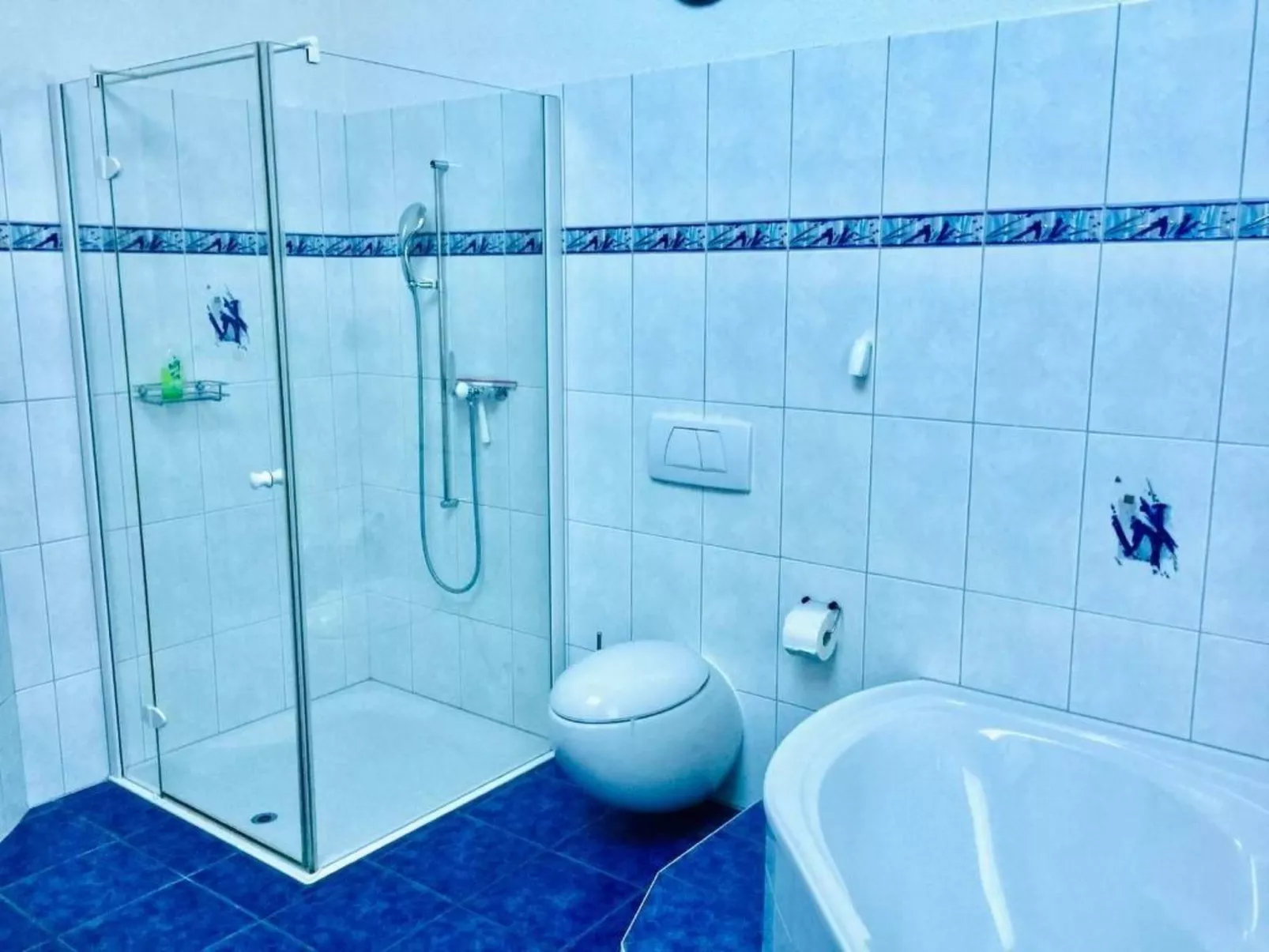 Leons Holiday Homes-Image-tags.info