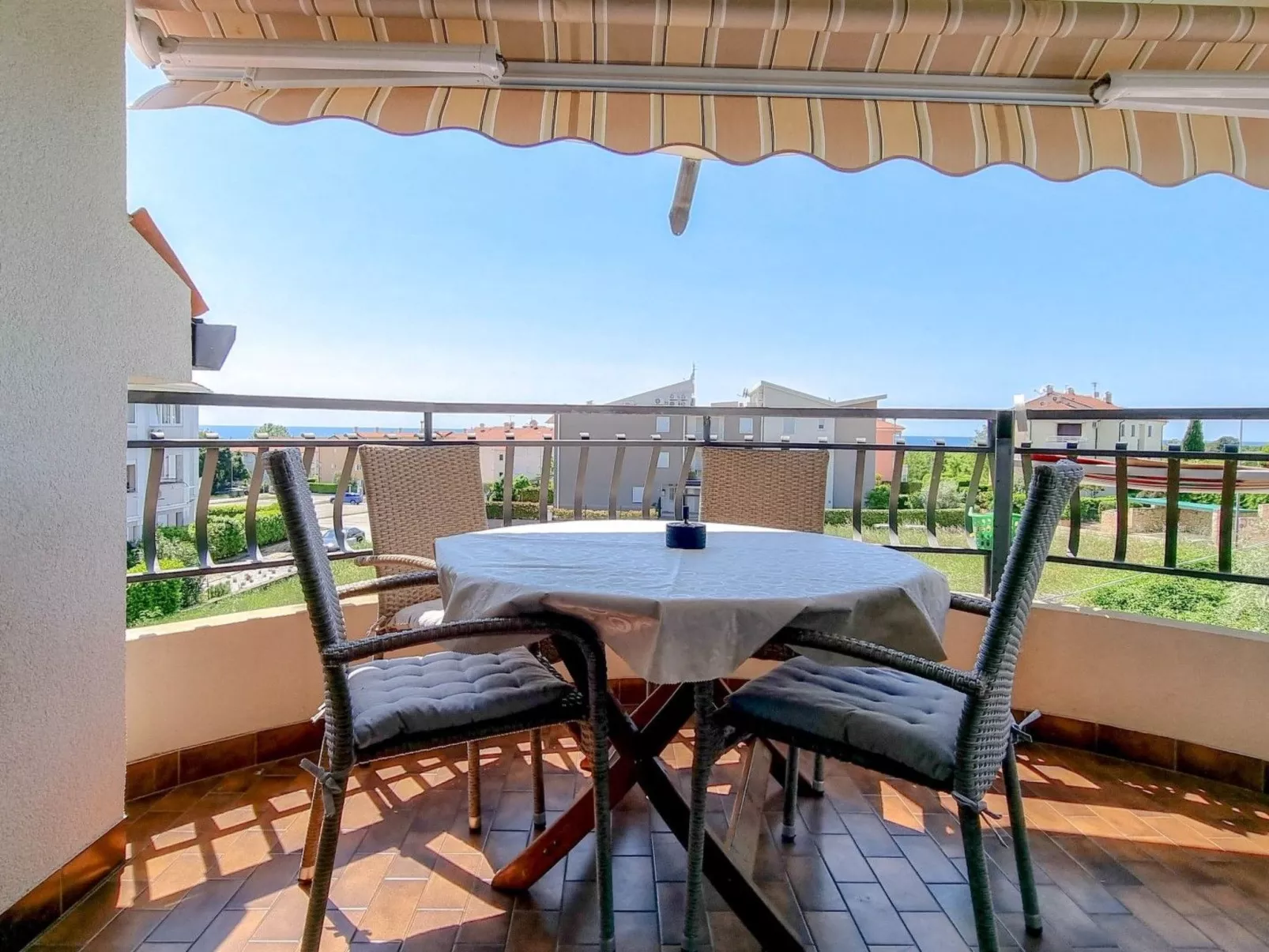 Wohnung "Nadja" mit Blick auf das Wasser-Outside