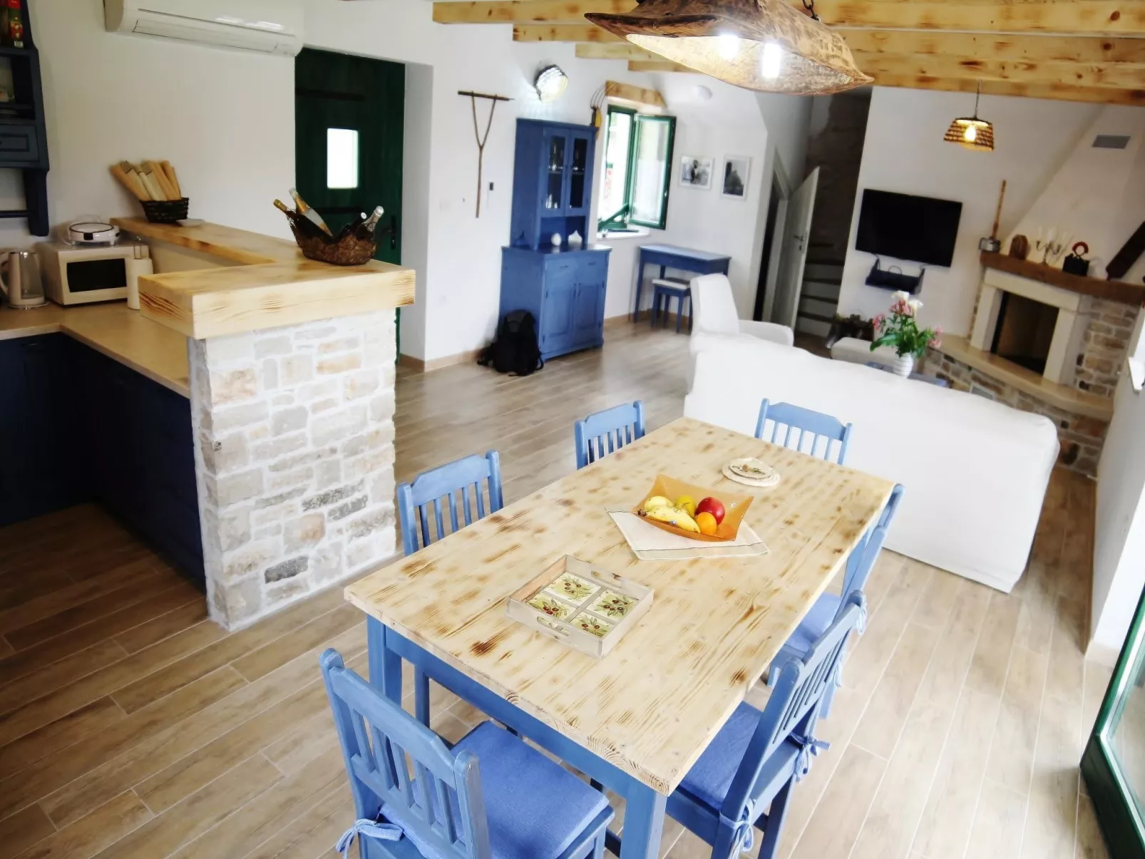 "Villa Ulika" mit eigenem Pool-Inside