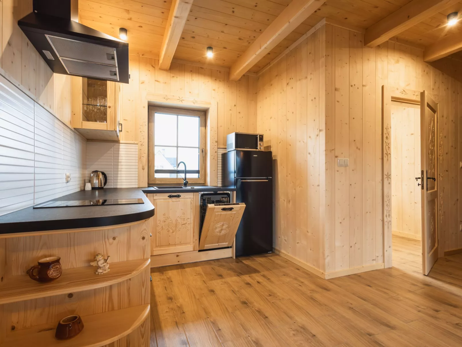 Krokus Tal Dorf unter der Tatra-Drinnen