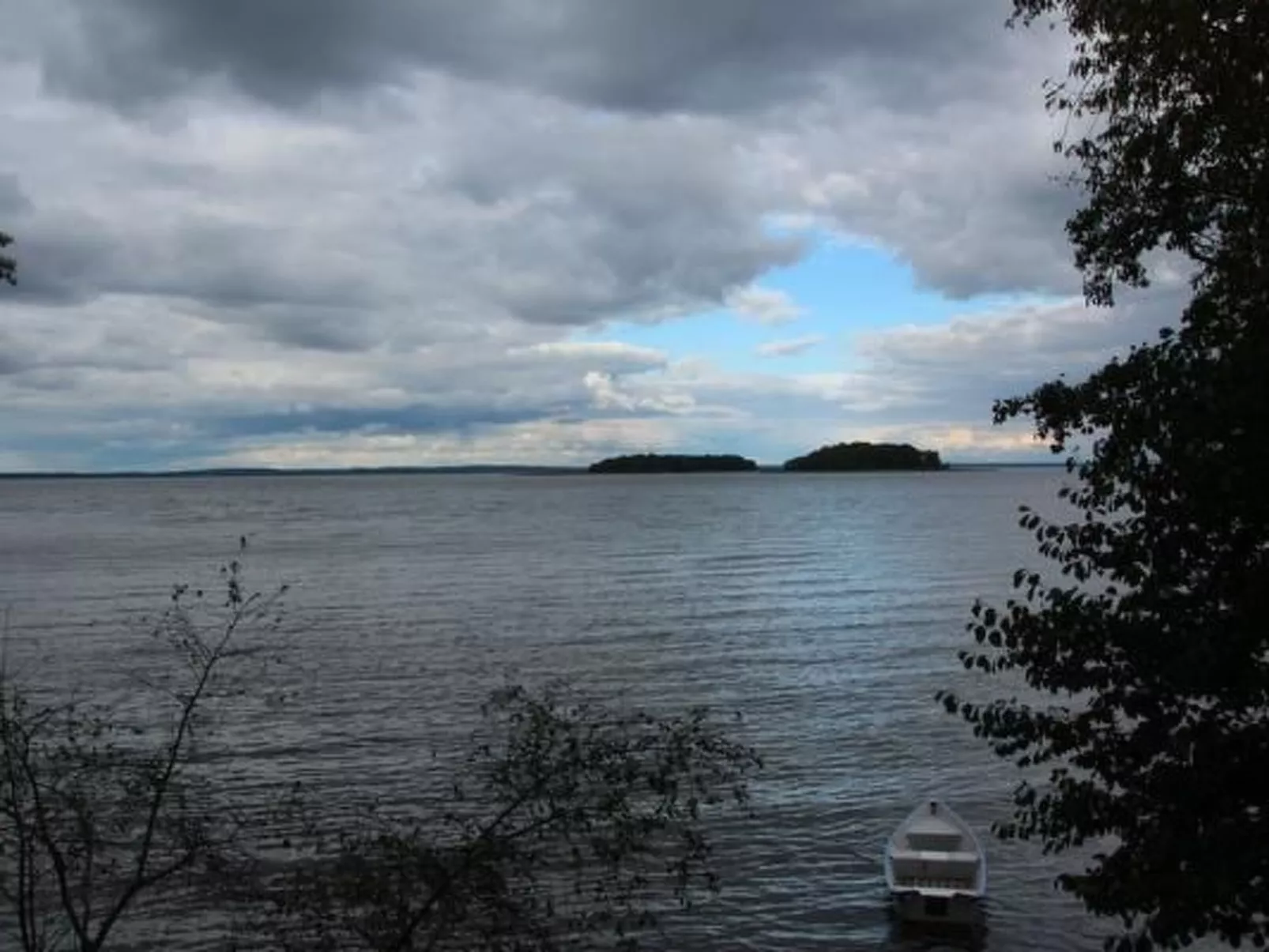 Ferienvilla mit Blick auf das Wasser-Dehors