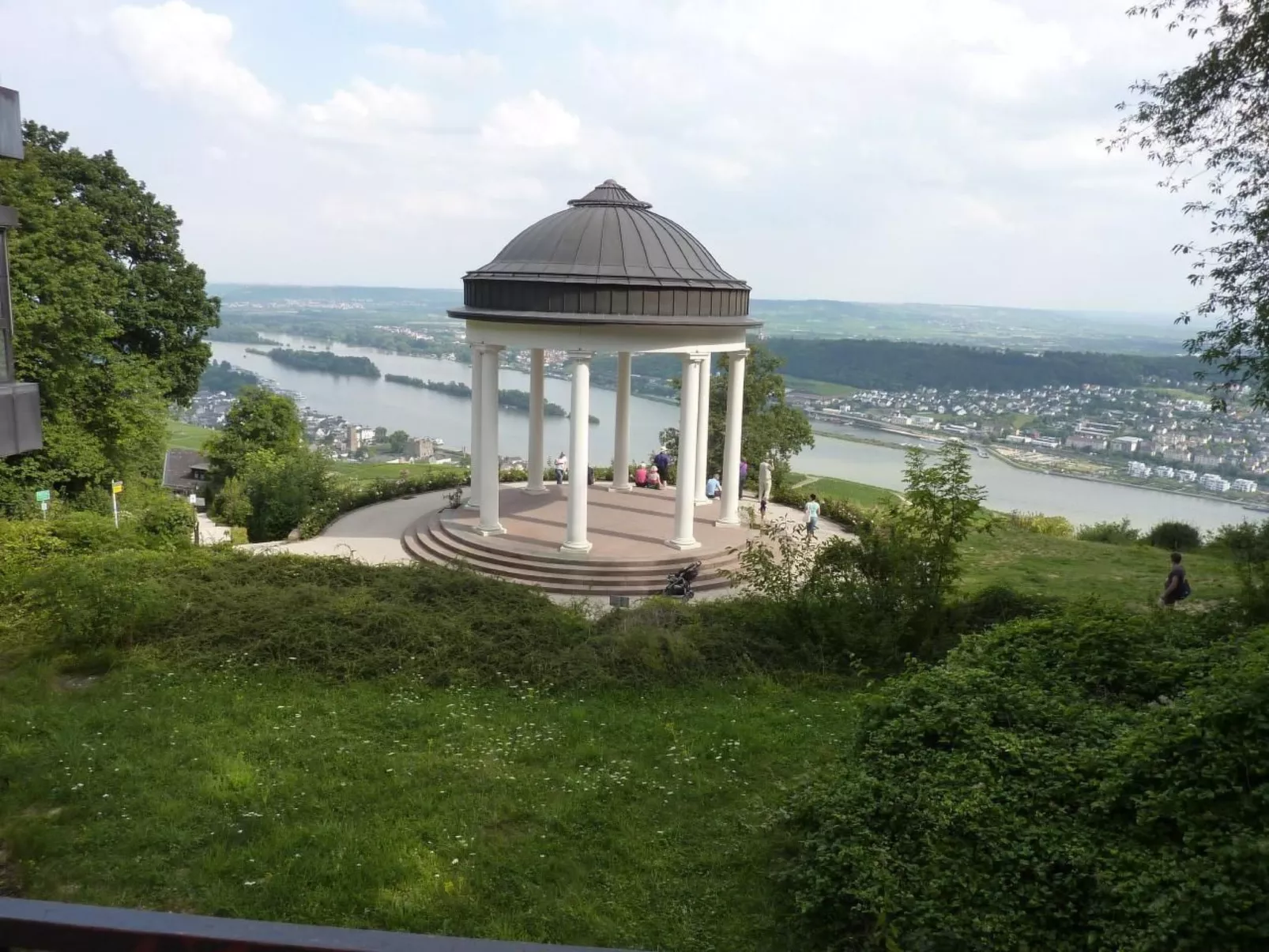 Appartement mit Terrasse, Garten und Grill-Draußen