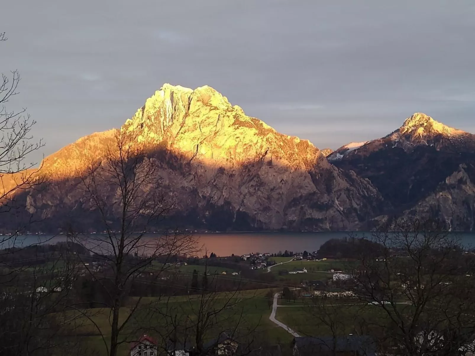 Haus Traunsee-Blick-Draußen