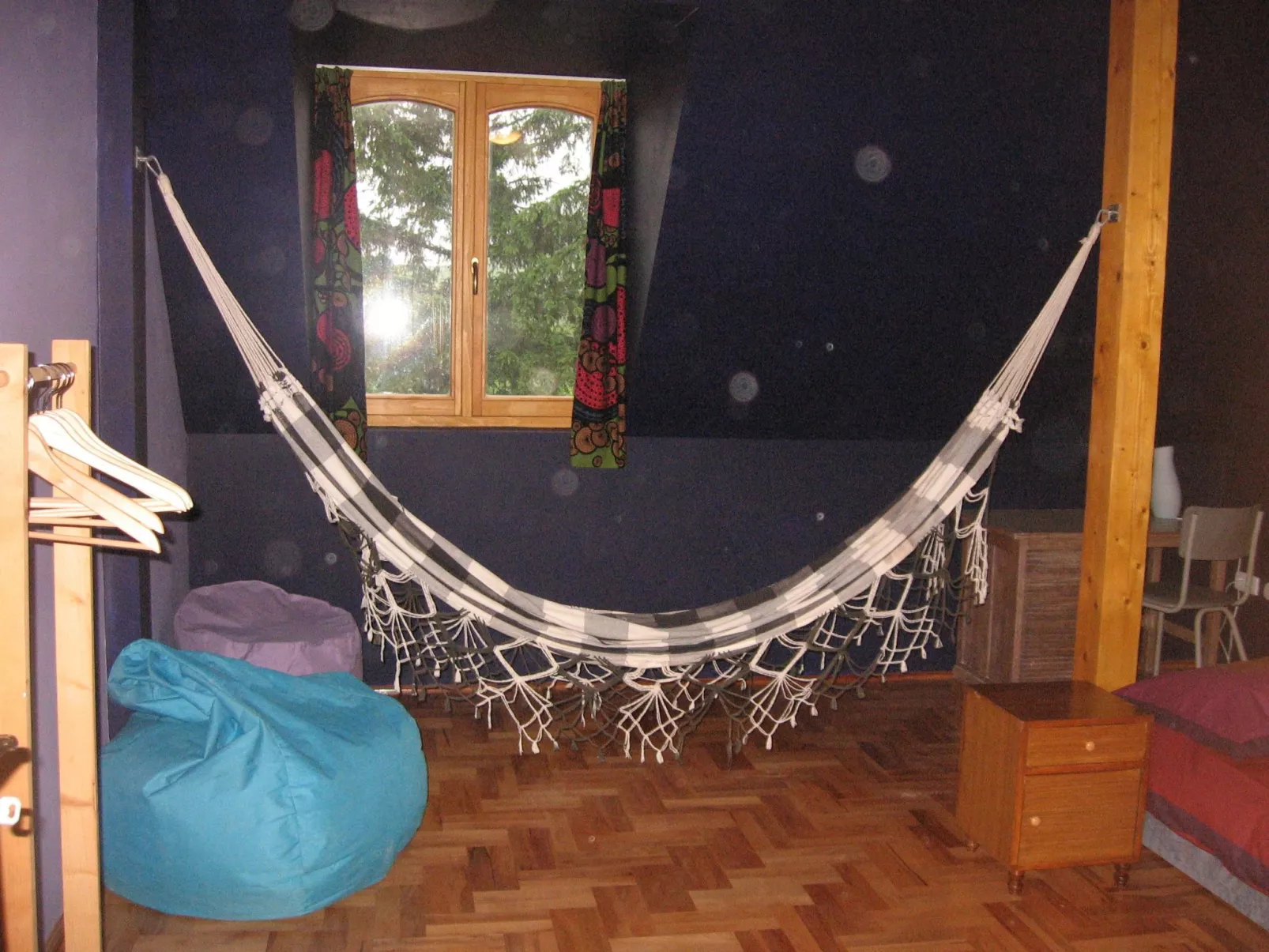 Mit biologischem Schwimmteich-Dedans