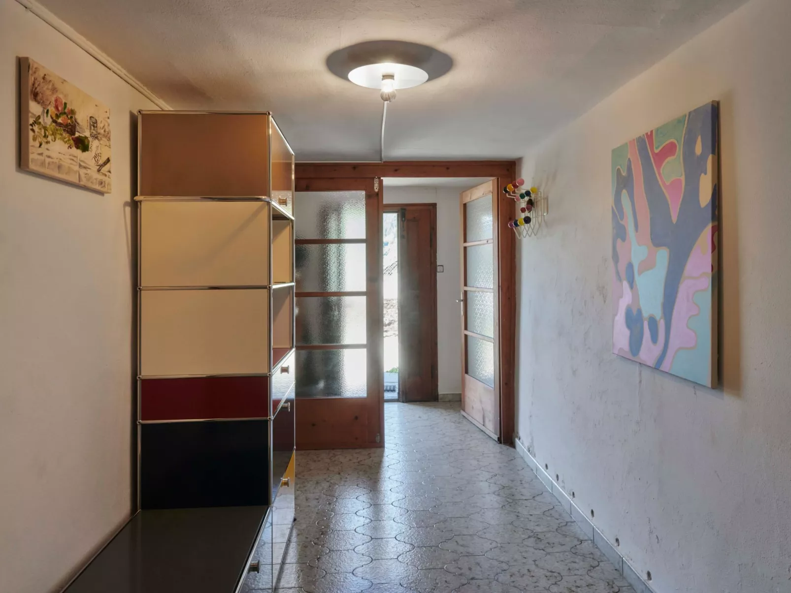 Waterfall House-Dedans