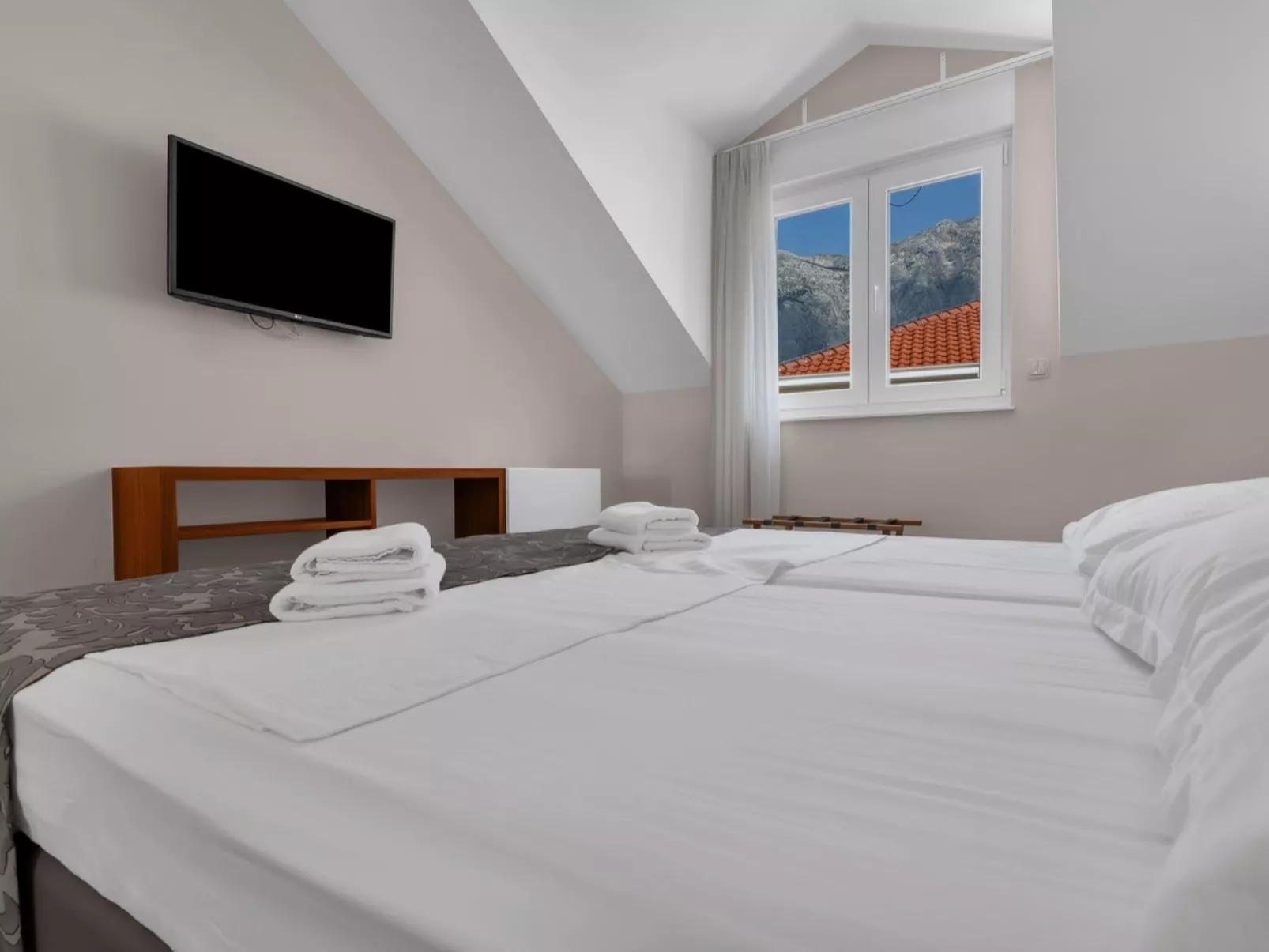 Brotis - apartment with sea view-Image-tags.info