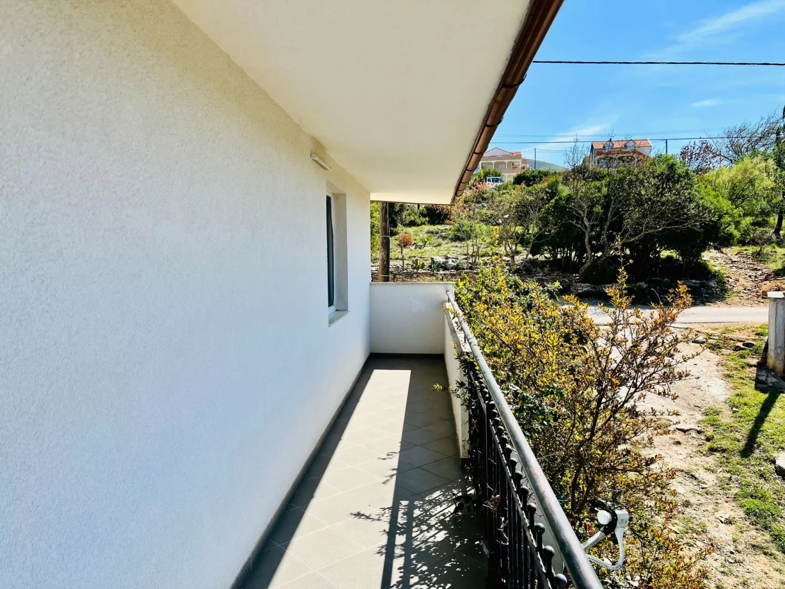 Neu erbautes Apartment mit großem Balkon-Dehors