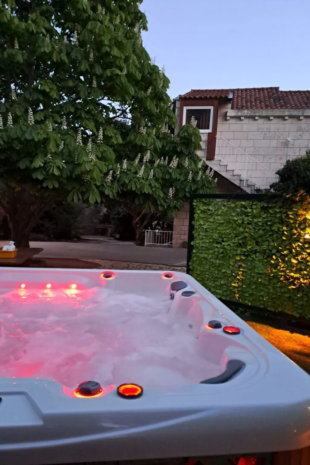 "Helena2" mit Blick auf das Wasser-Dehors