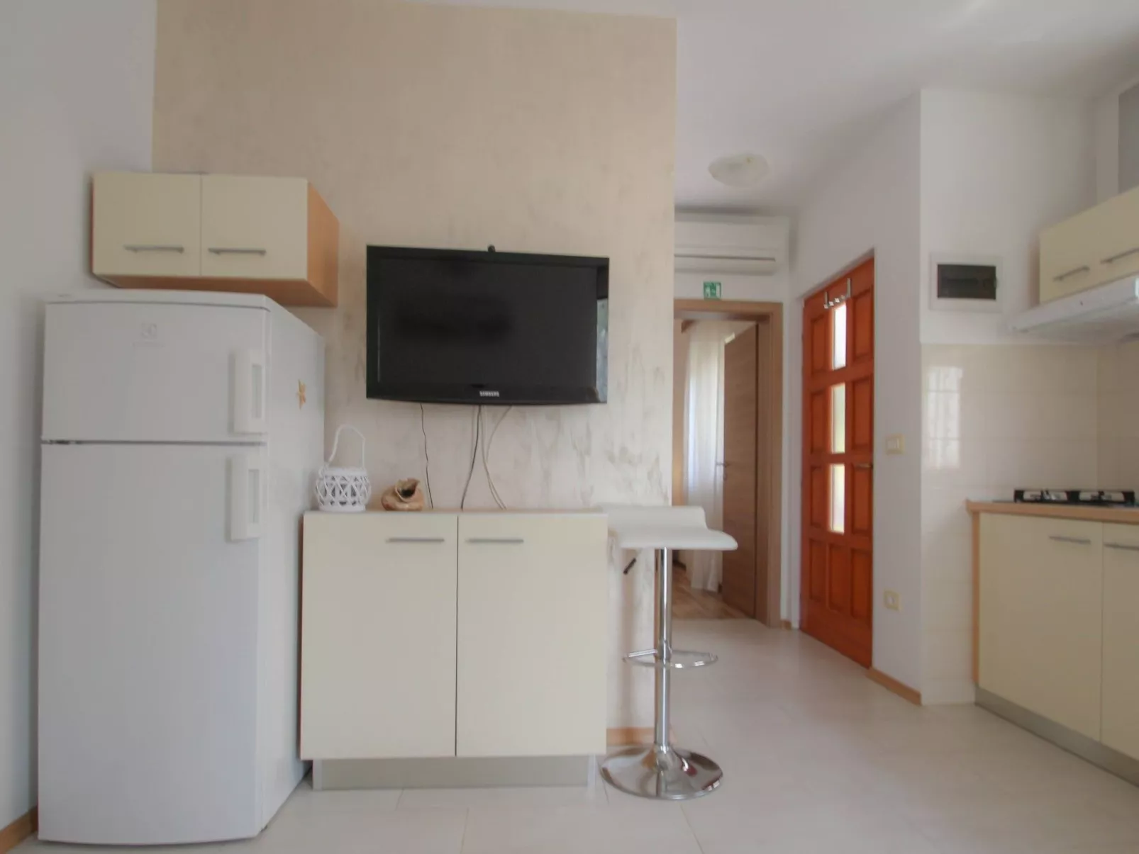 "Timea 2" mit Terrasse-Drinnen