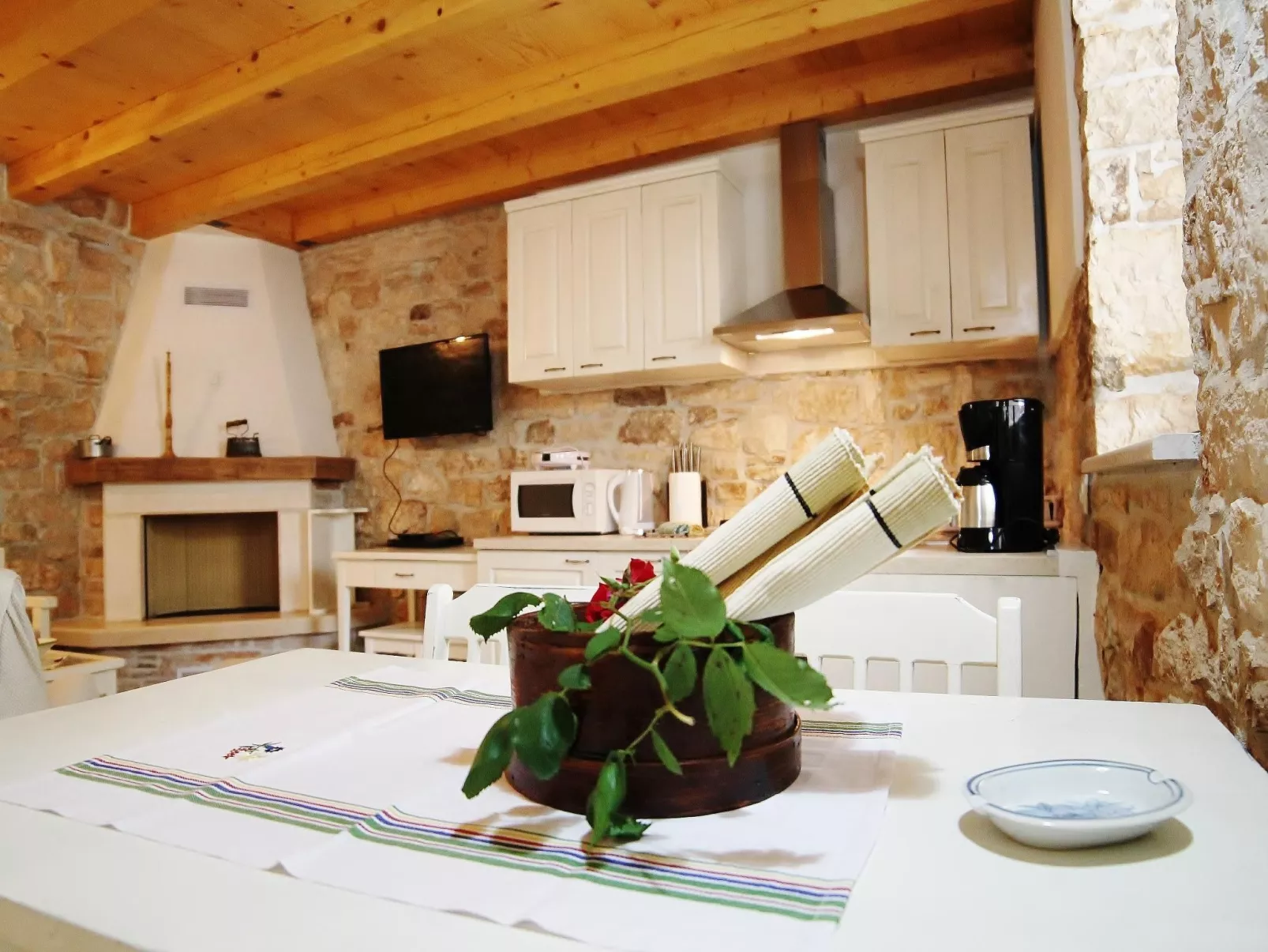 In Barat mit privatem Pool-Inside