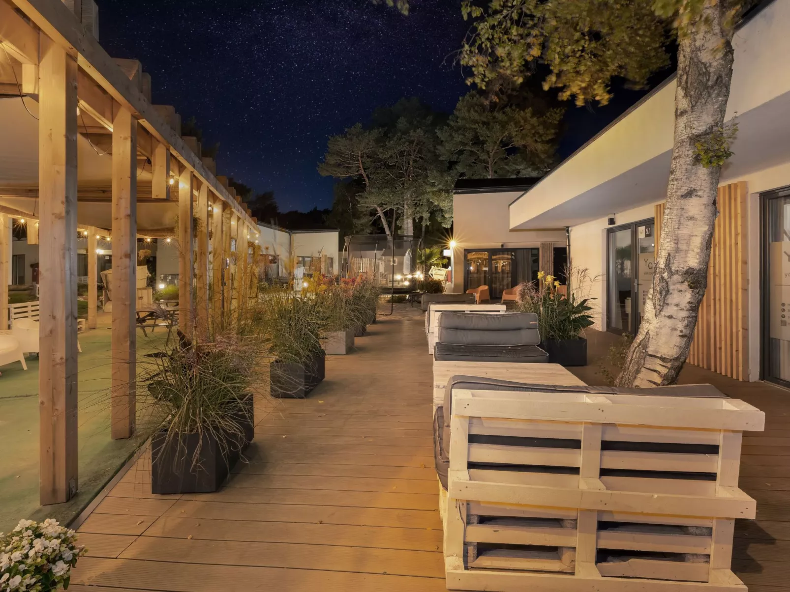 Mit privater Terrasse-Dedans