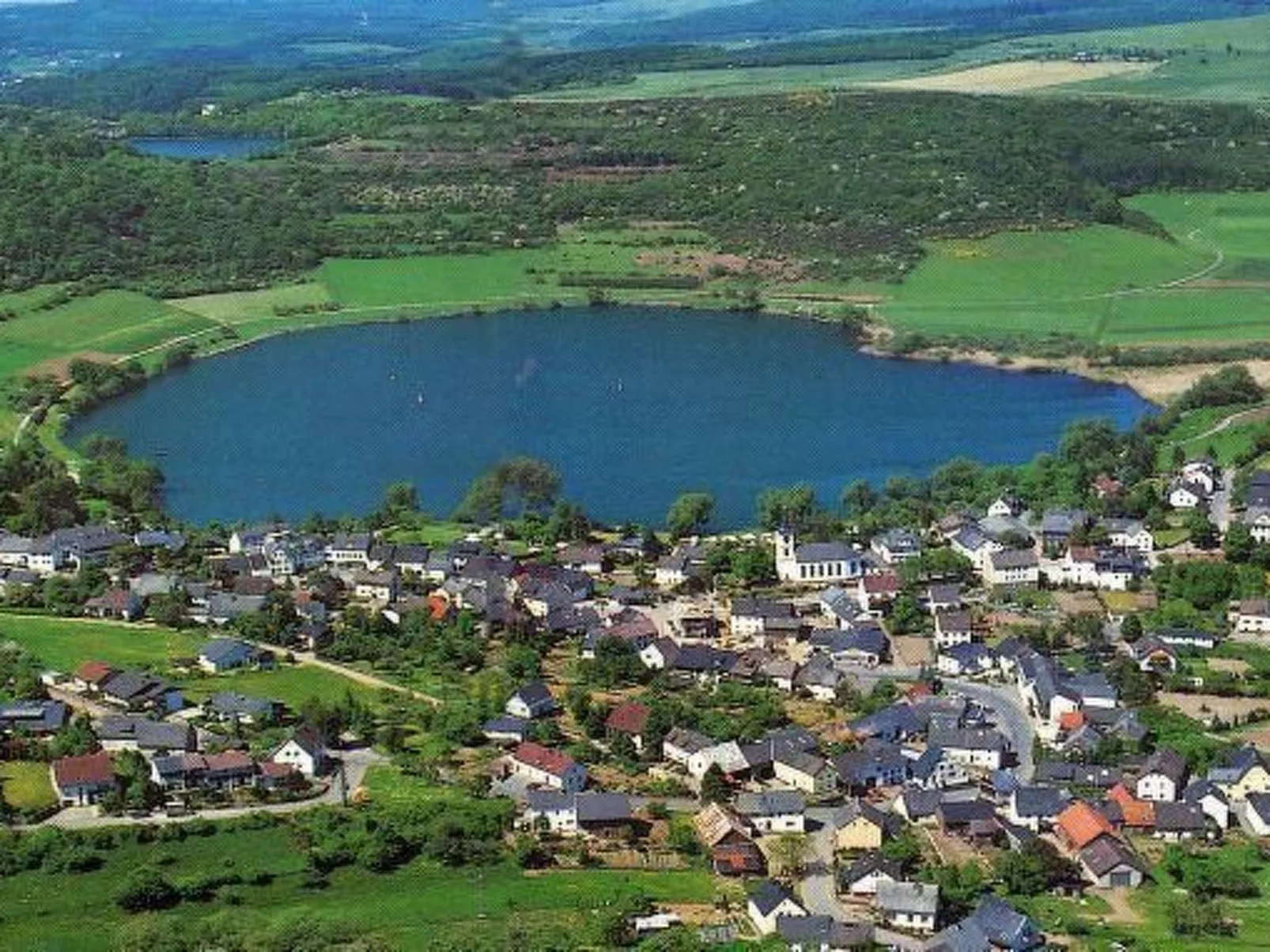 Appartement in Schalkenmehren mit Schönem Balkon-Image-tags.info