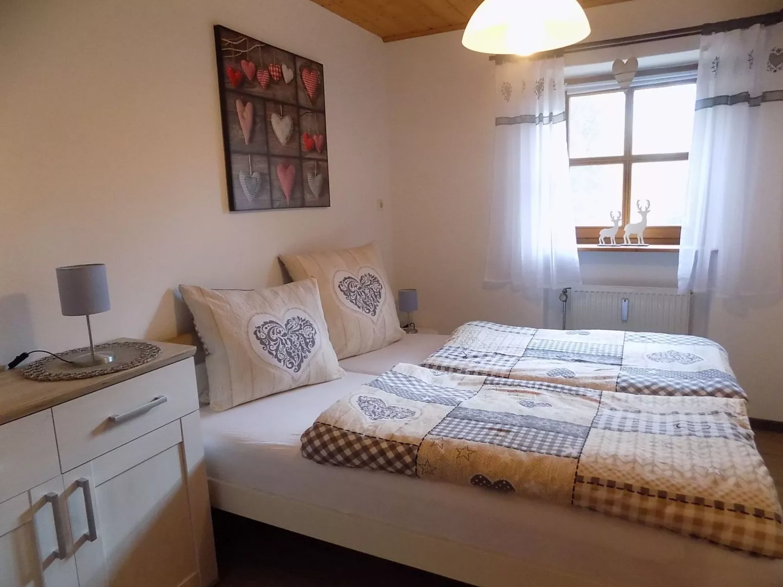 Wohnung mit möblierter Terrasse und Waldblick-Inside