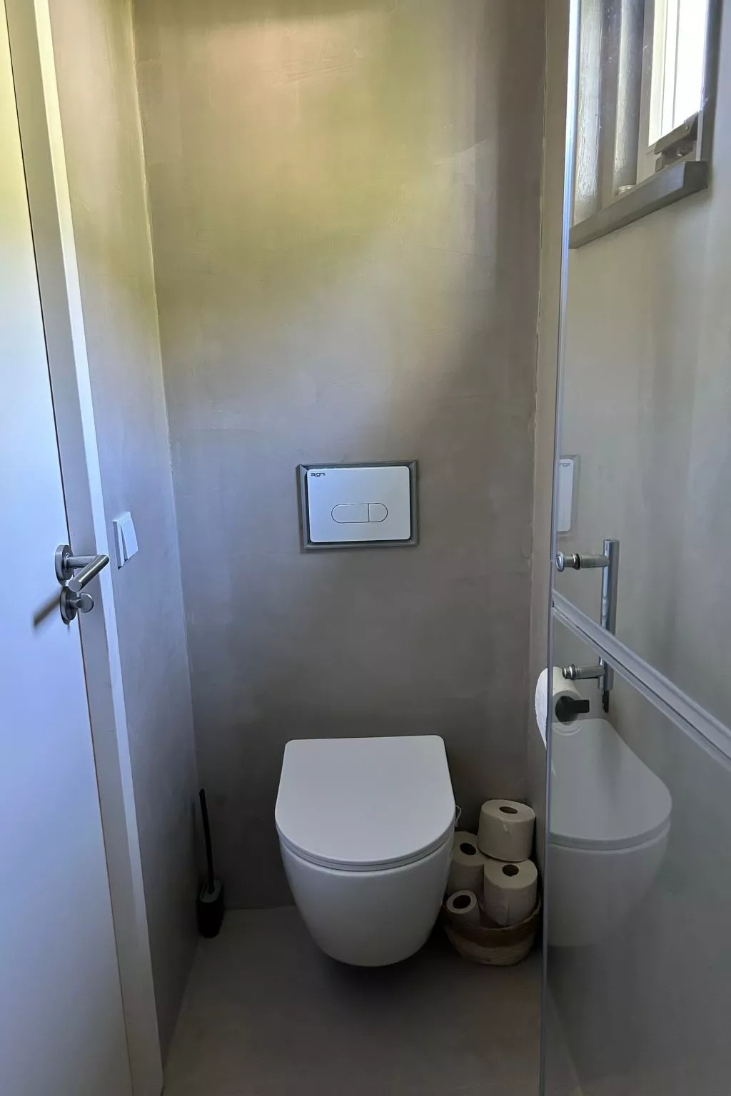 Winziges Sonnenhaus-Drinnen