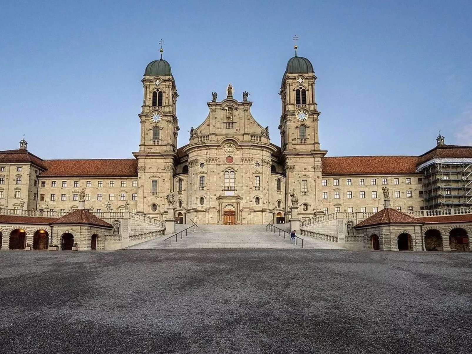 Brunni-Alpthal direkt an den Mythen-Bergen-Outside