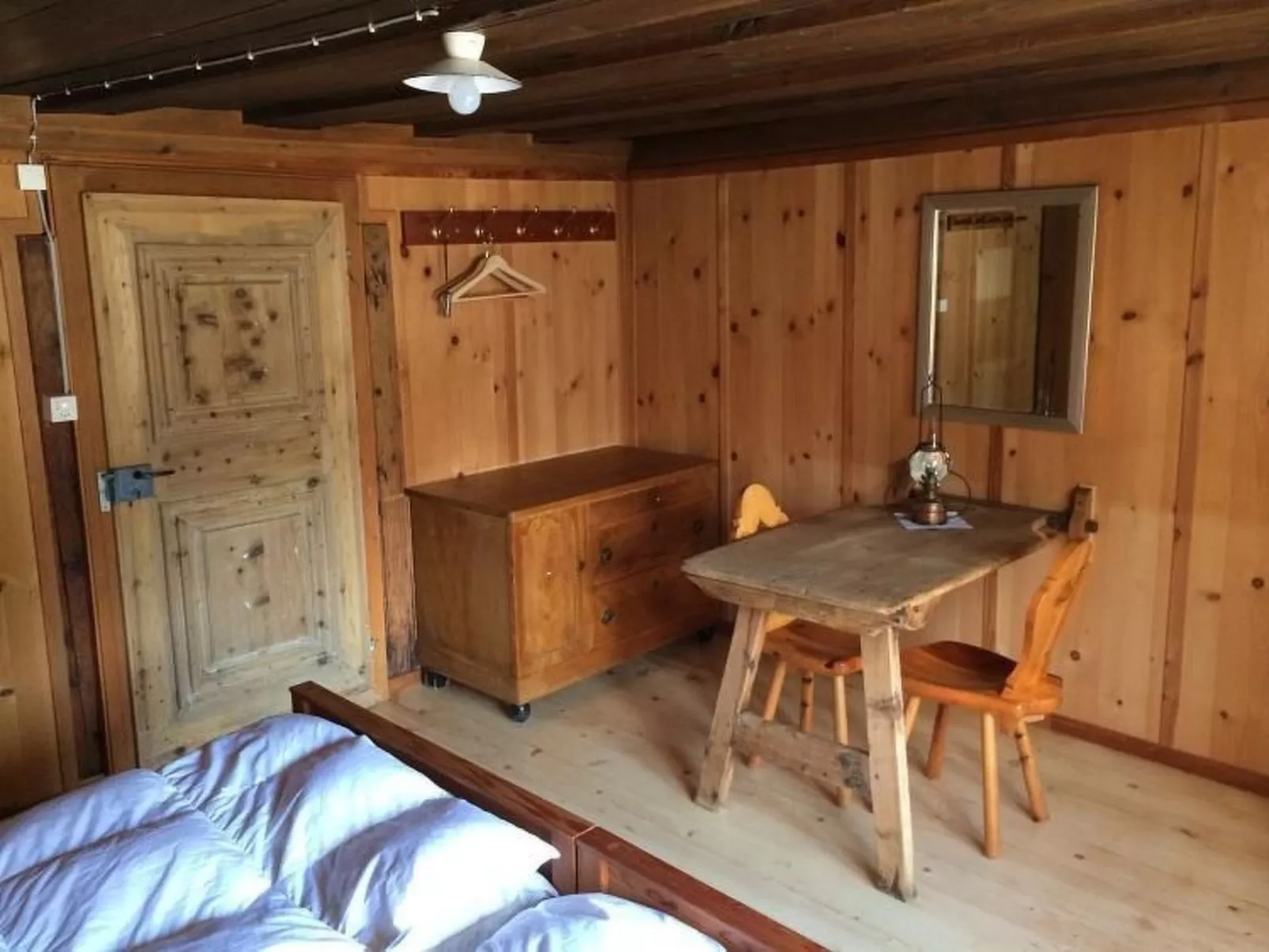 Maiensäss 5.5 Zi sonnig und rustikal-Drinnen