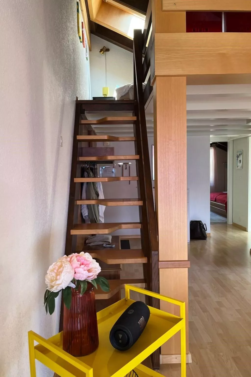 Helle und moderne Dachwohnung-Drinnen