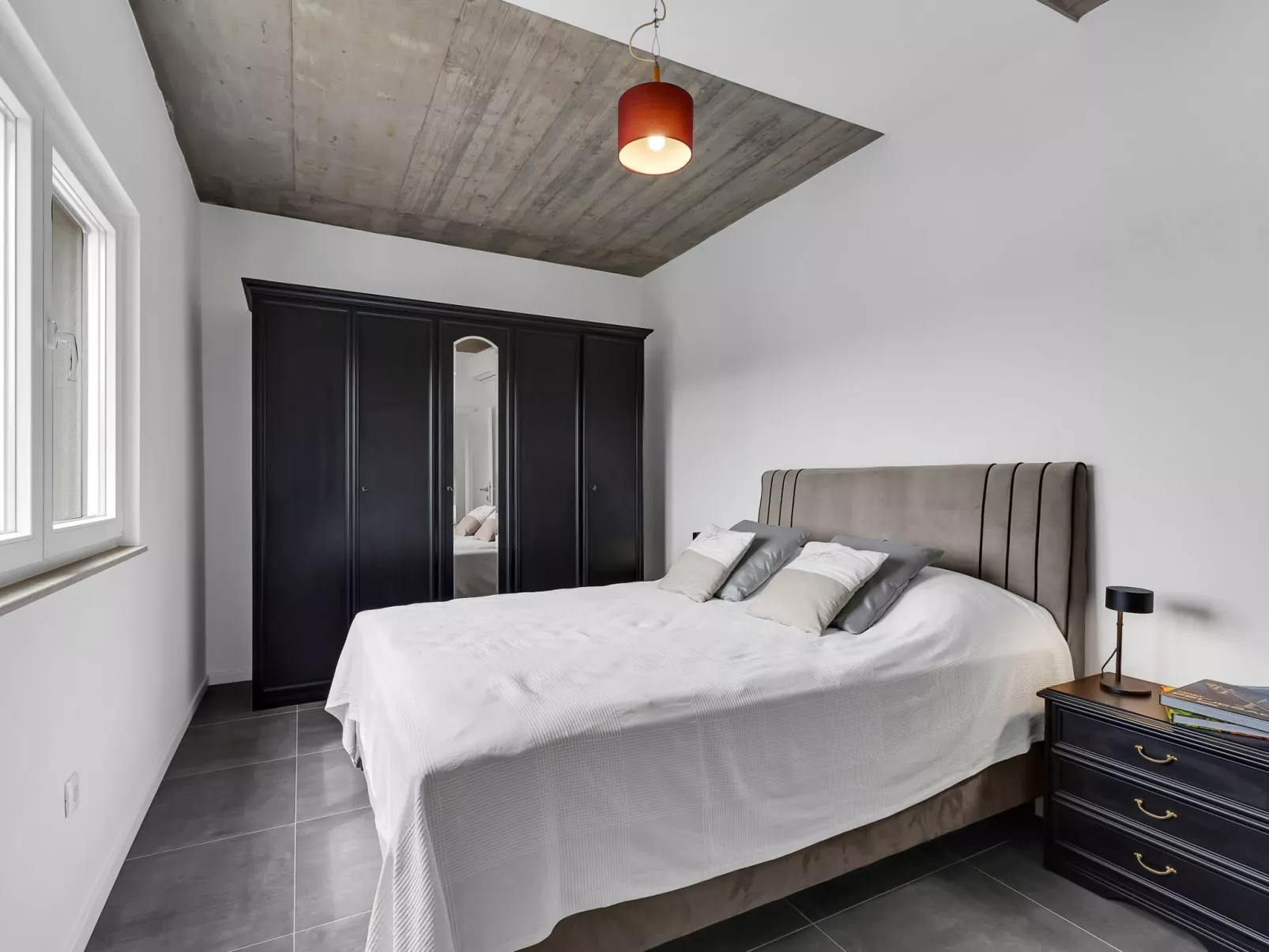 Modernes Ferienhaus in Zaostrog mit Beheiztem Pool-Inside