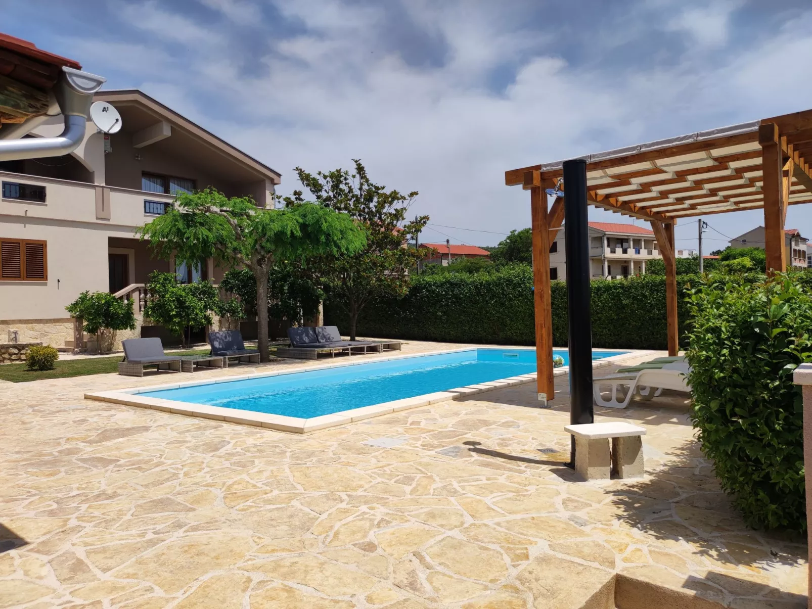 Angenehmes Haus in Posedarje mit großem Garten-Draußen