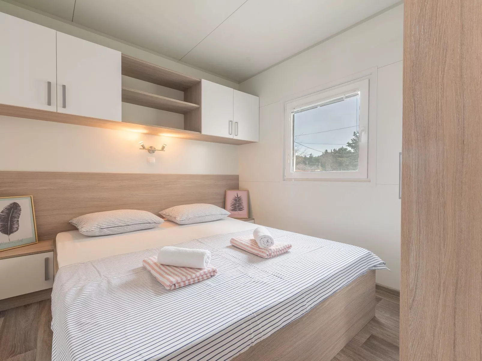 MH Summer Home-Drinnen