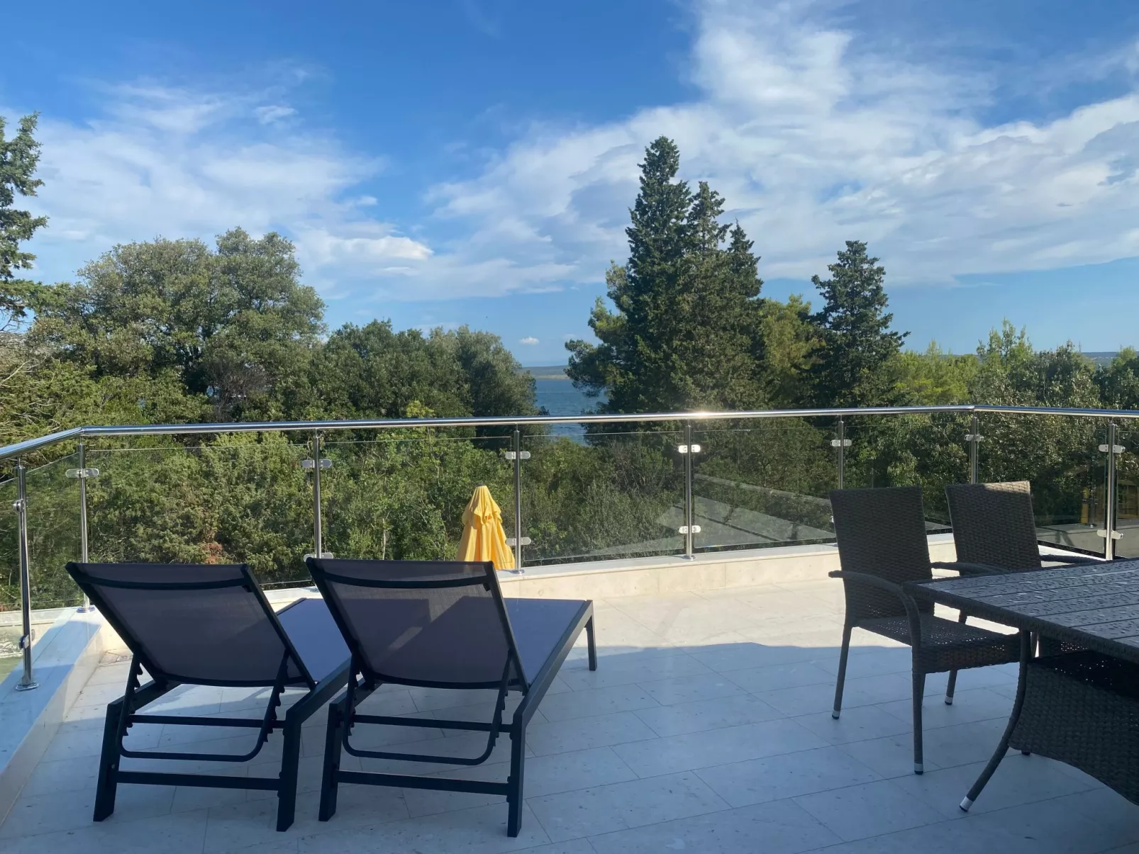 Appartment mit Pool-Outside